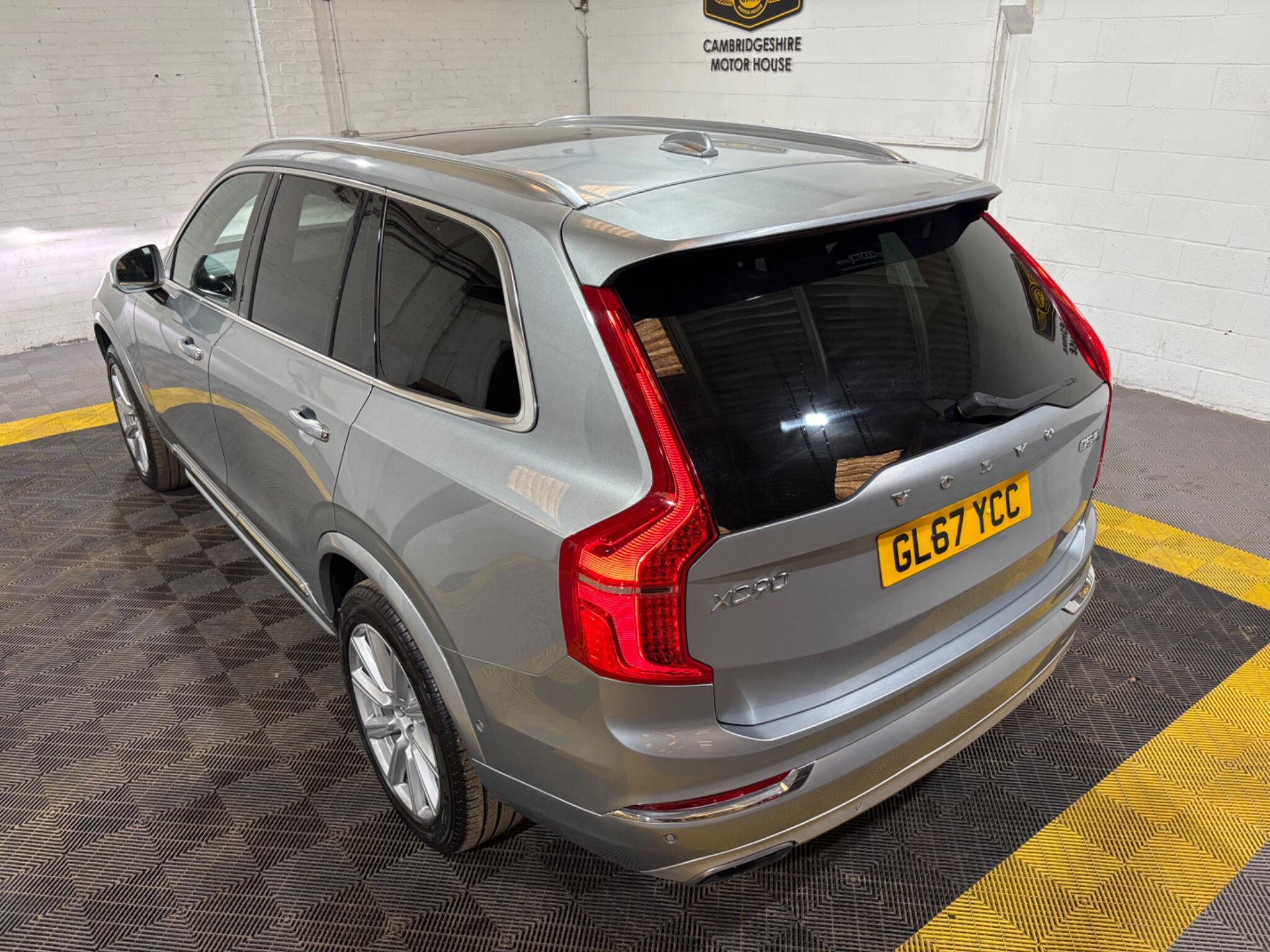 Volvo XC90 view 33