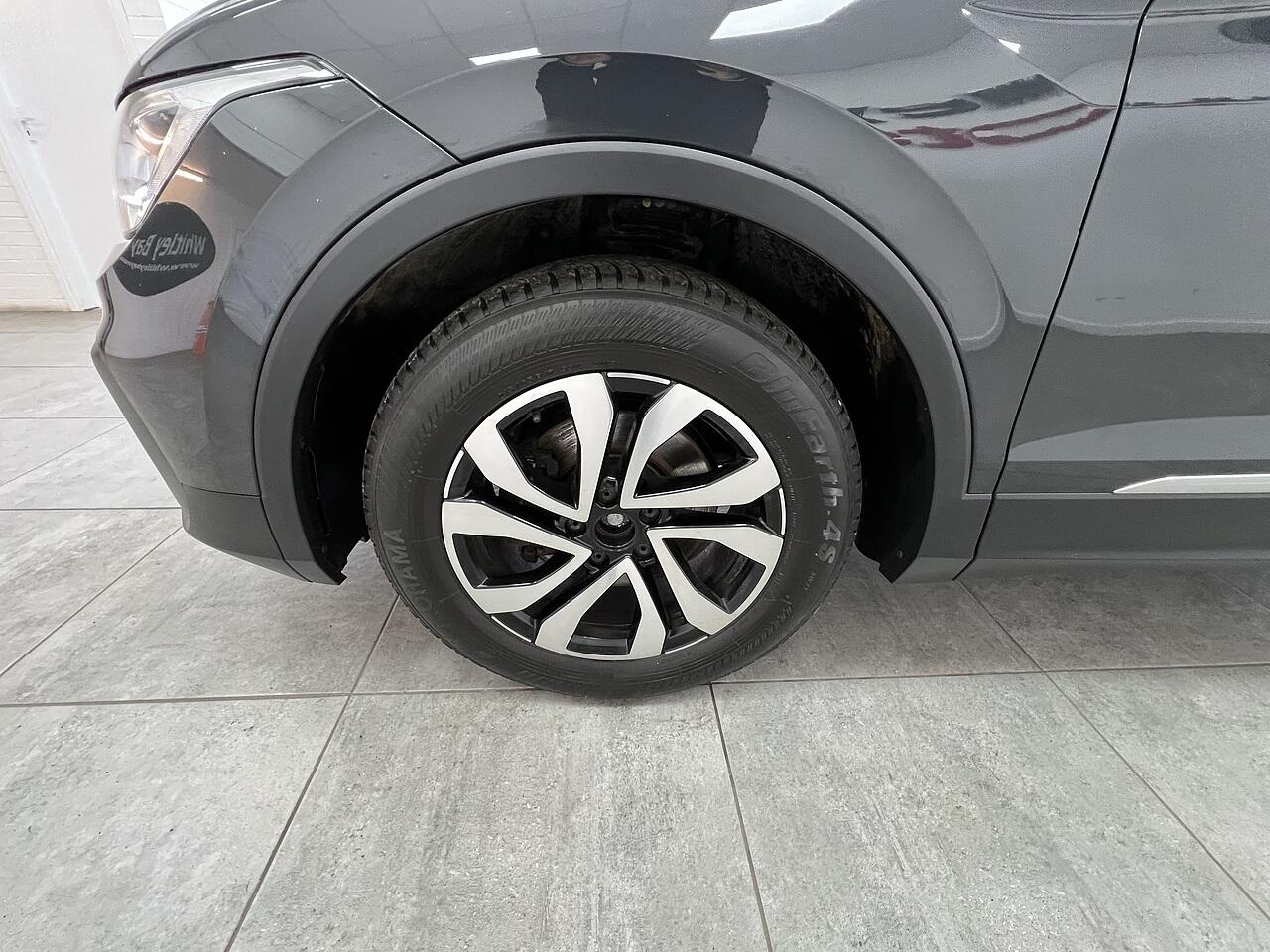 Volkswagen Tiguan view 19