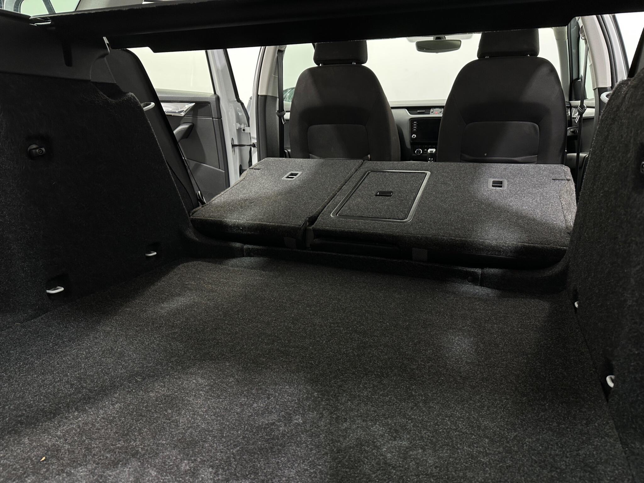 Skoda Octavia view 45