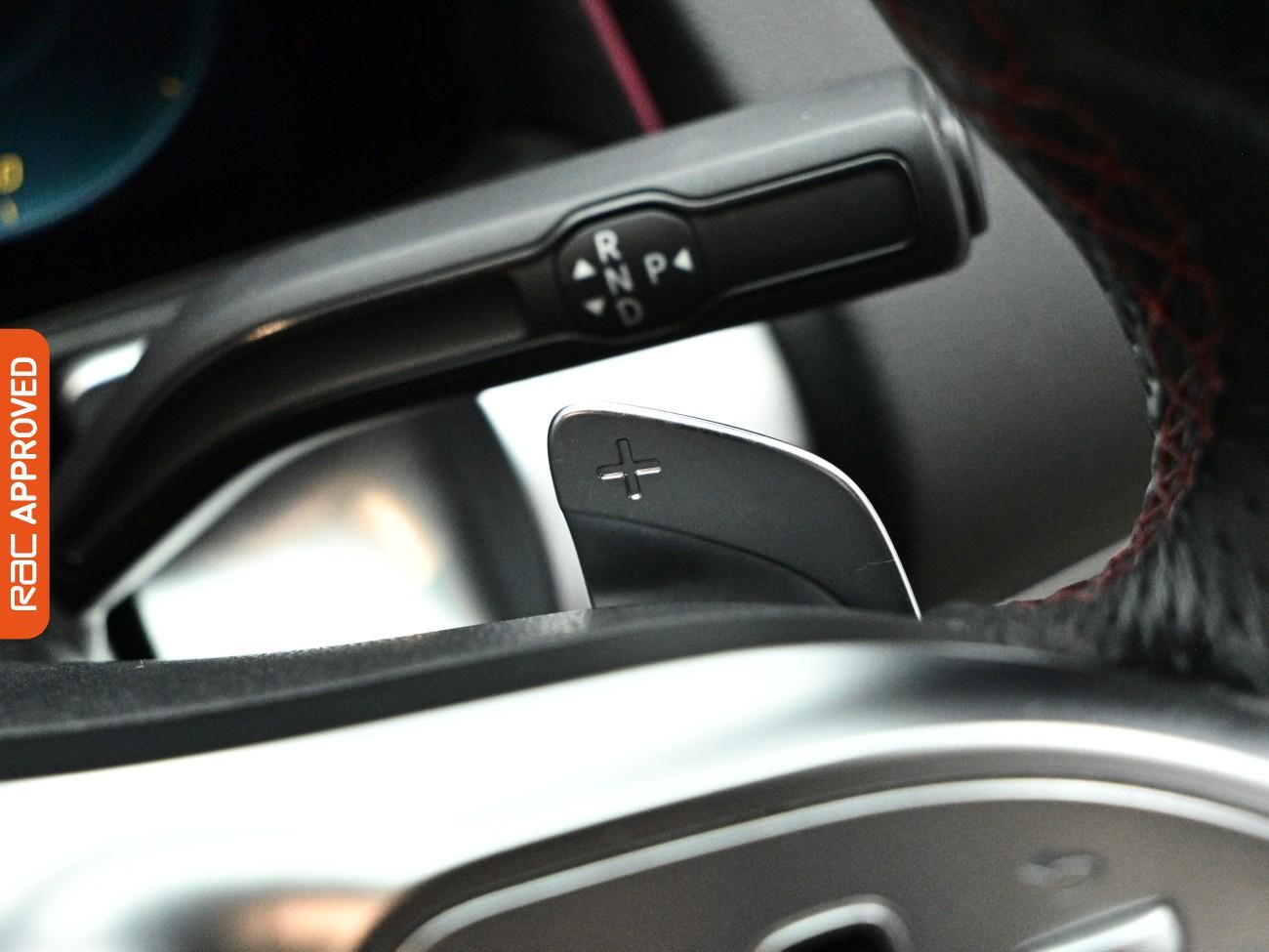 Mercedes-Benz Eqb view 23
