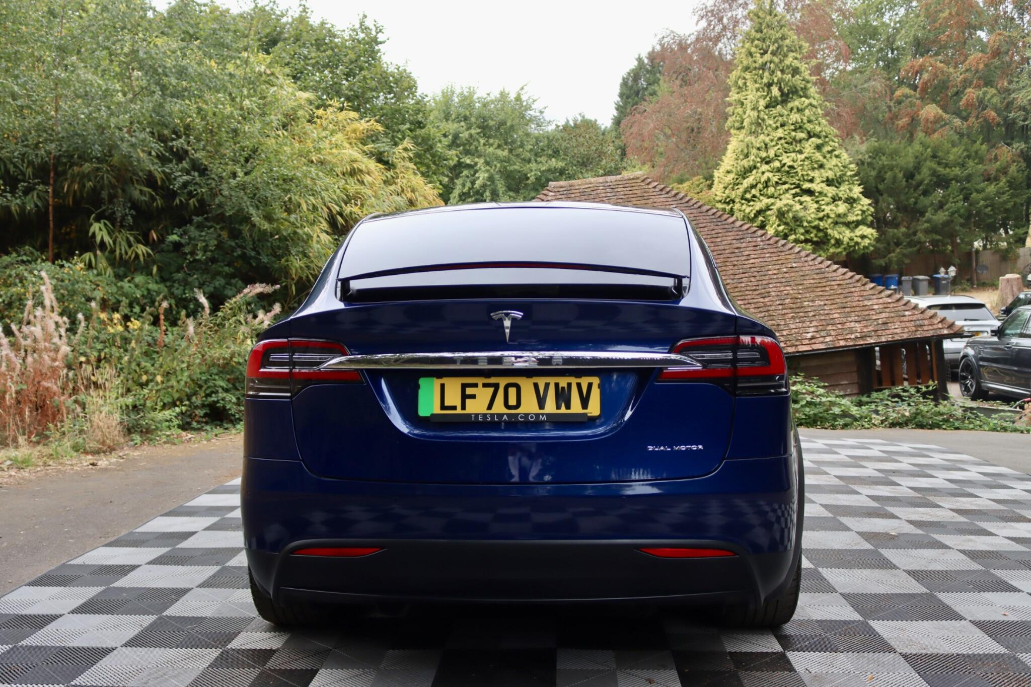 Tesla Model X view 35