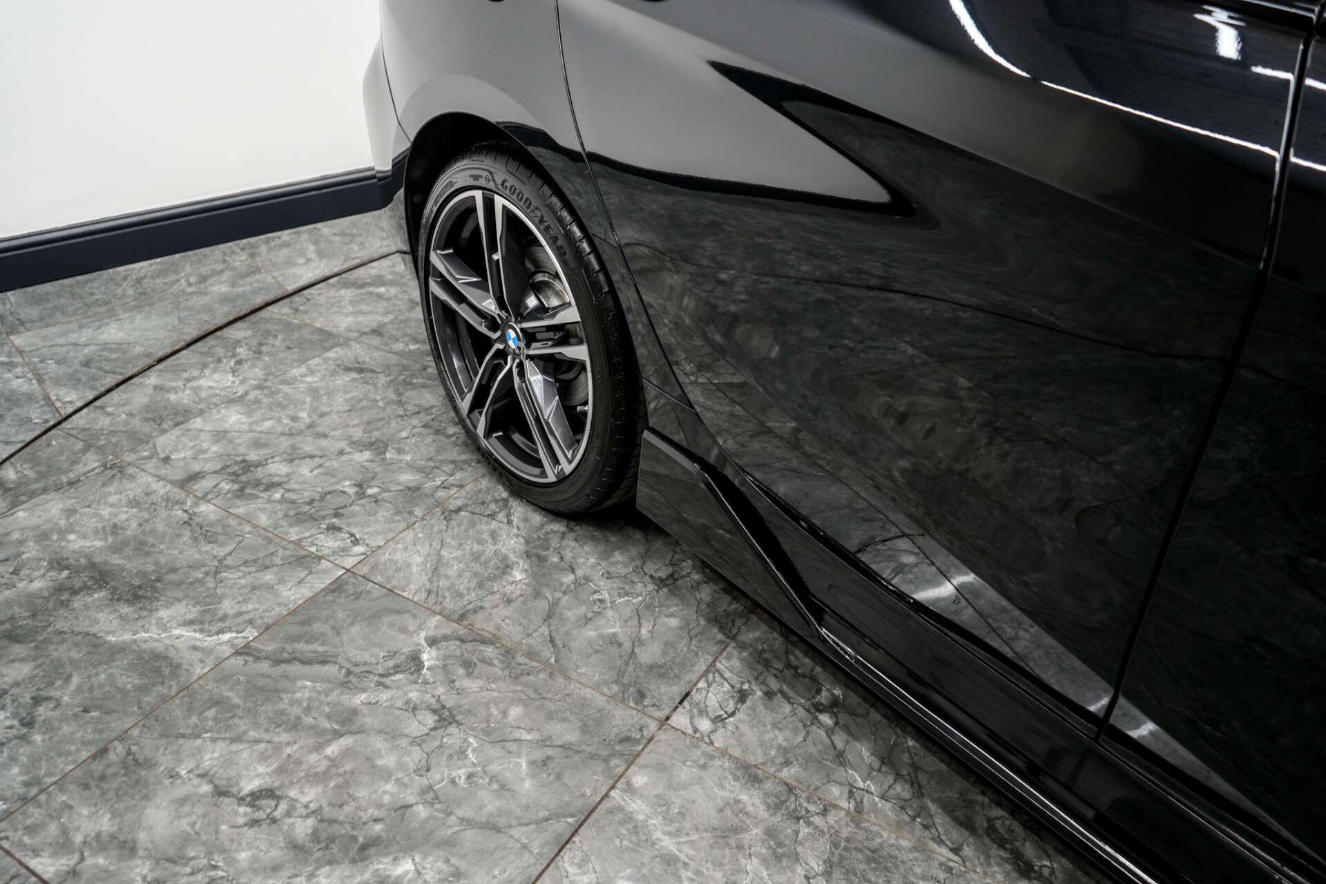BMW 1 Series view 10