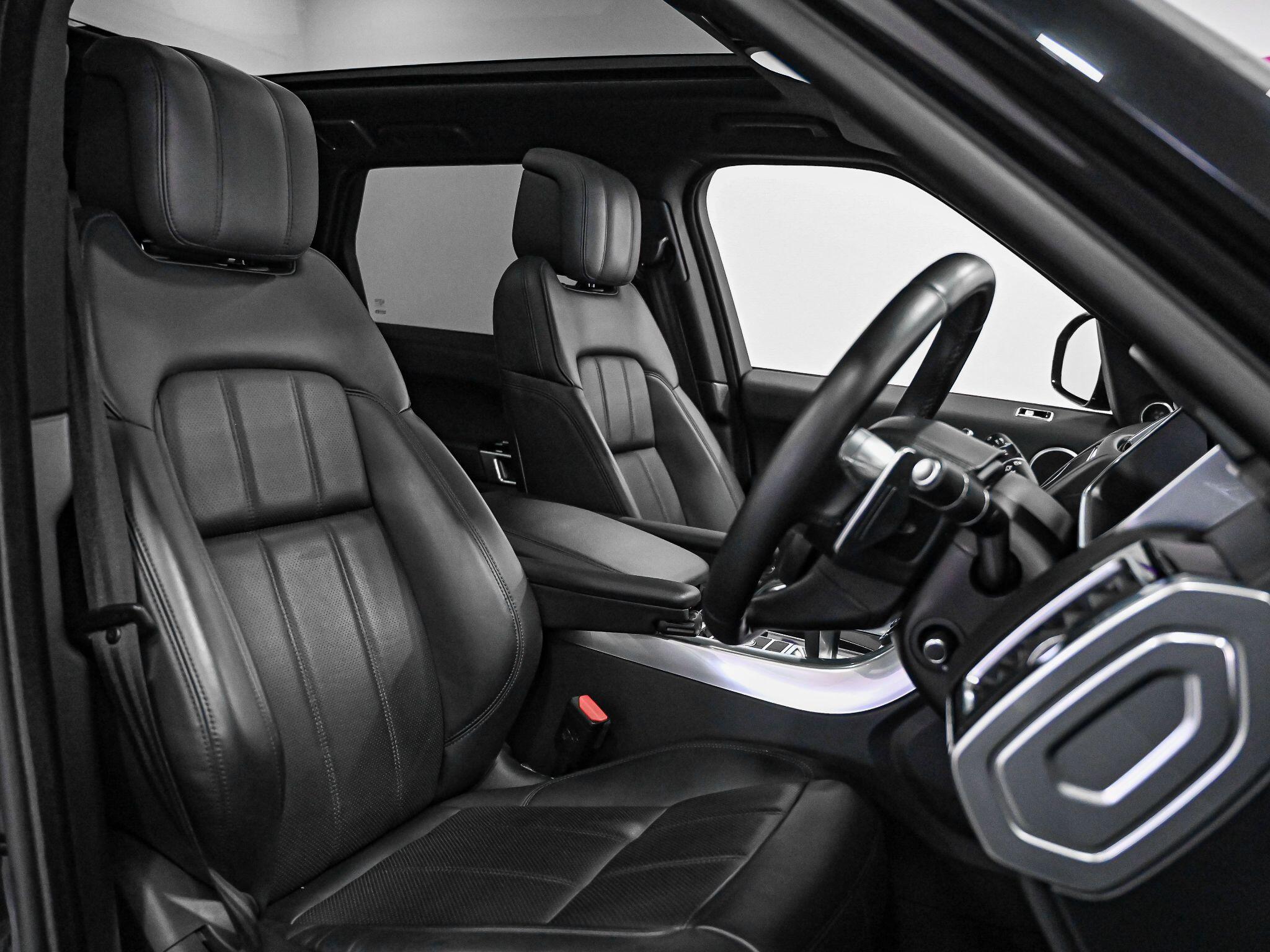 Land Rover Range Rover Sport view 3