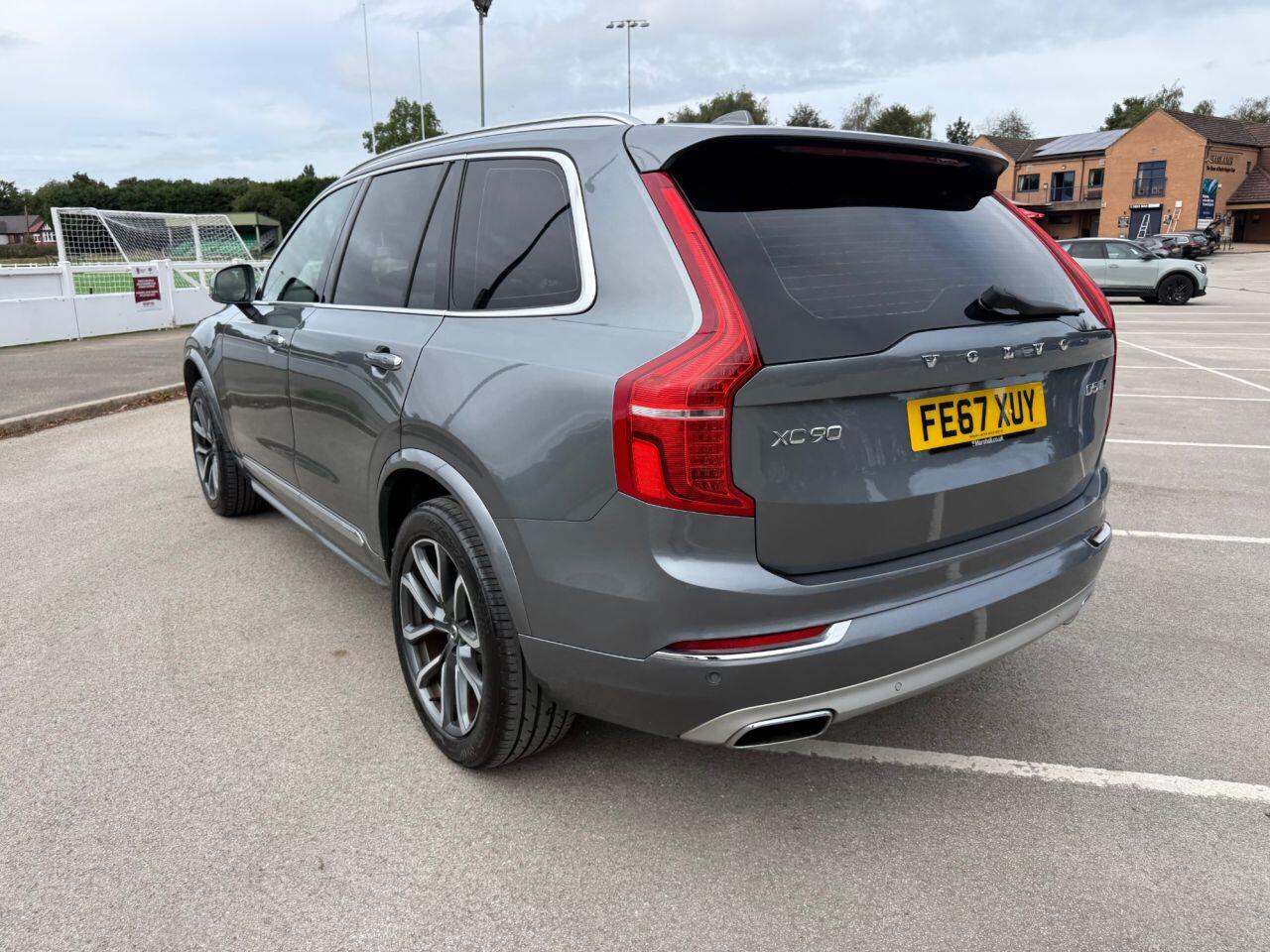 Volvo XC90 view 39
