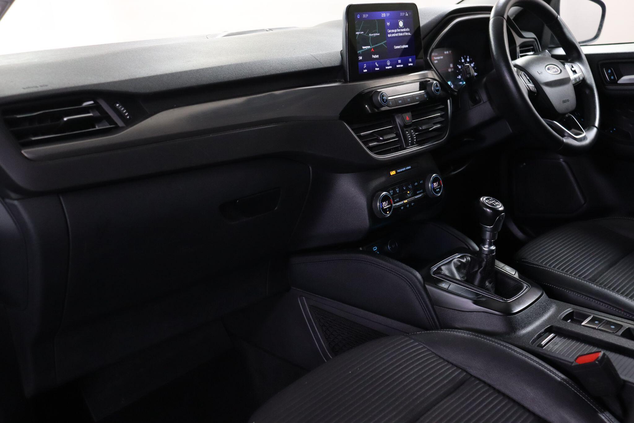 Ford Kuga view 34