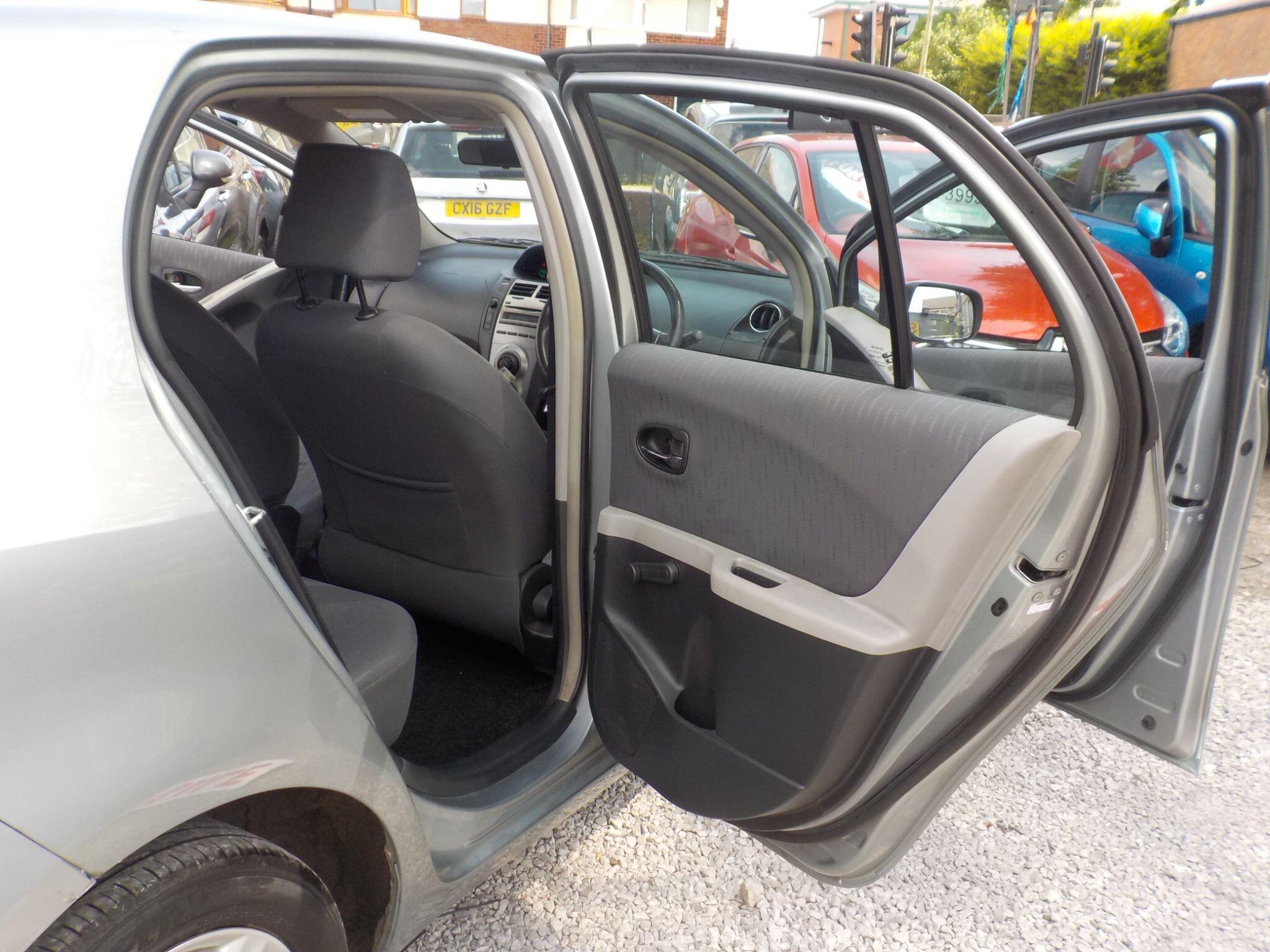 Toyota Yaris 1.33 Dual VVT-i TR Euro 4 (s/s) 5dr