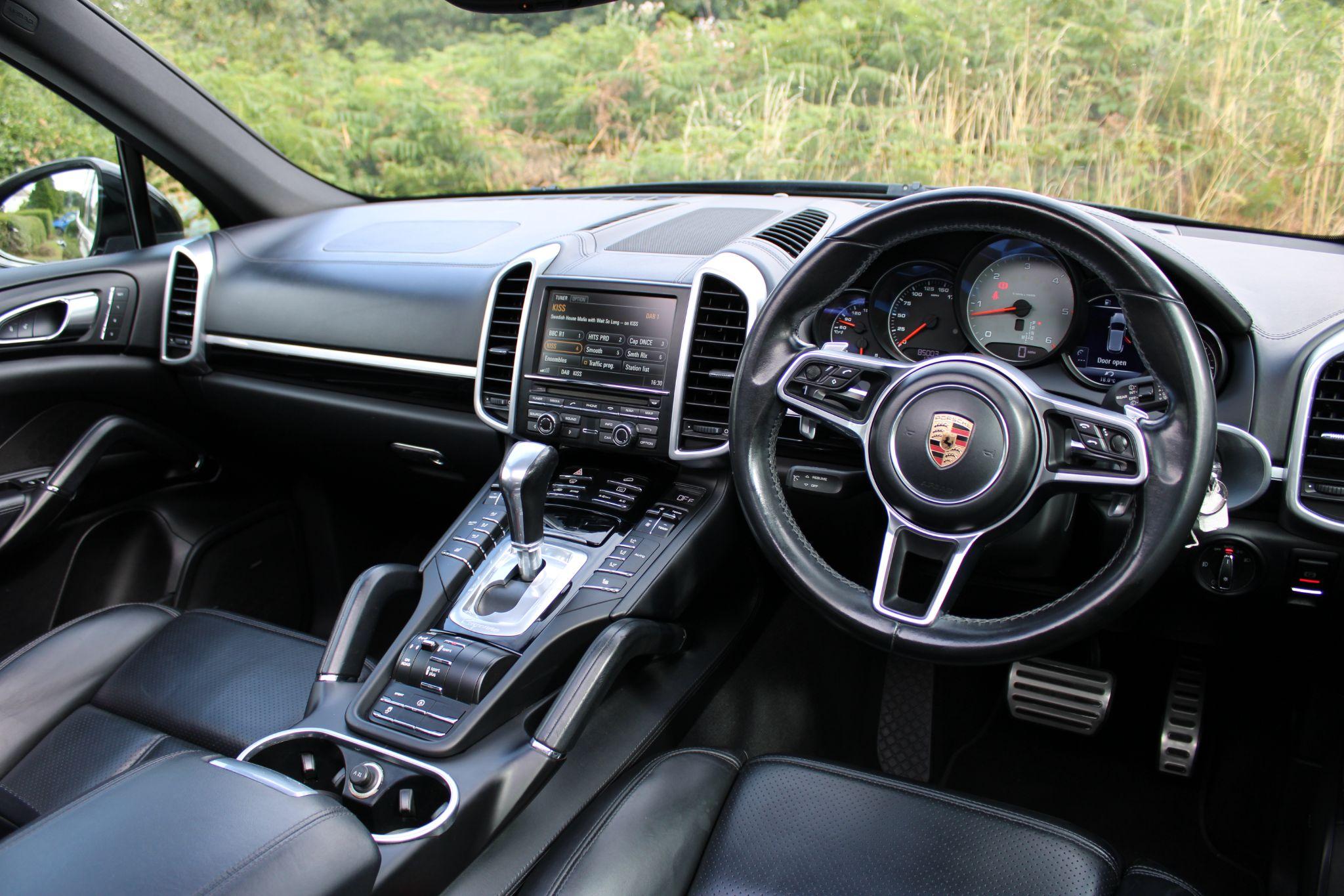 2016 Porsche Cayenne 4.2 TD V8 S TiptronicS 4WD Euro 6 (s/s) 5dr • 87,000 miles image 36