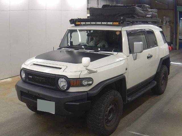 2015 Toyota FJ Cruiser in White for sale