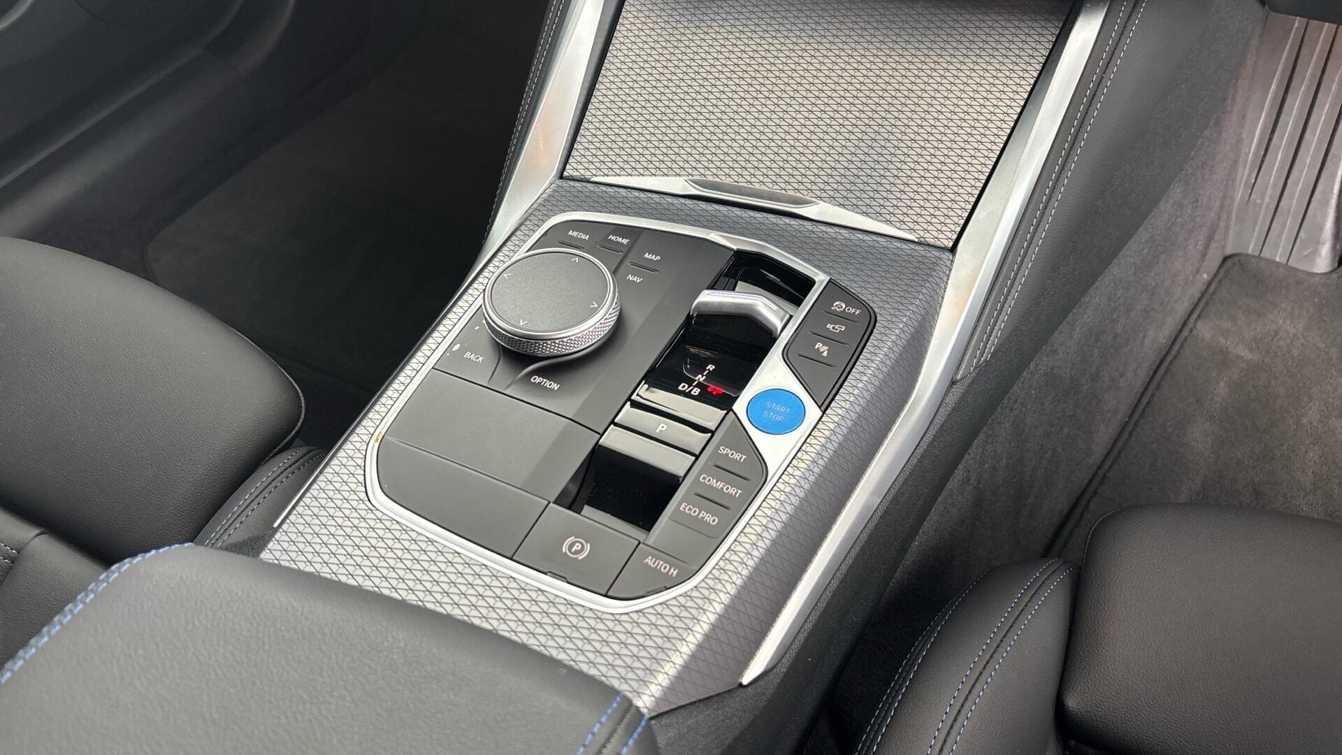 BMW i4 view 10