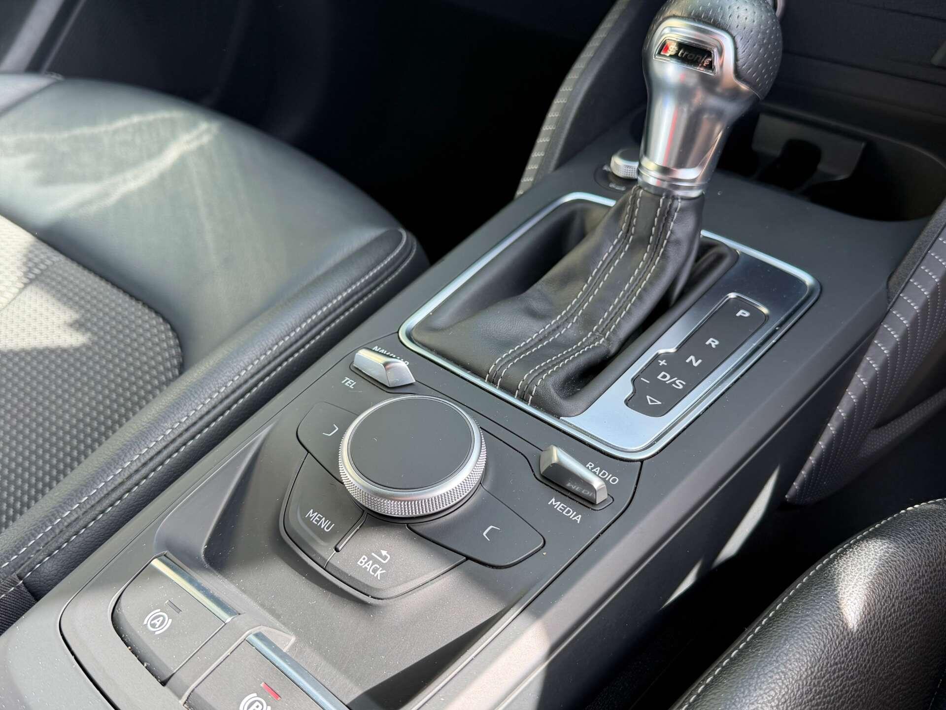 Audi Q2 view 20