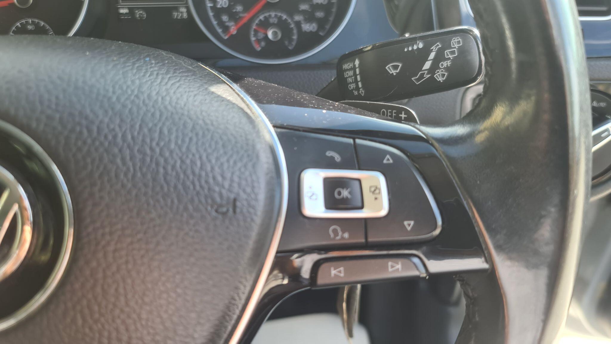 Volkswagen Golf view 21