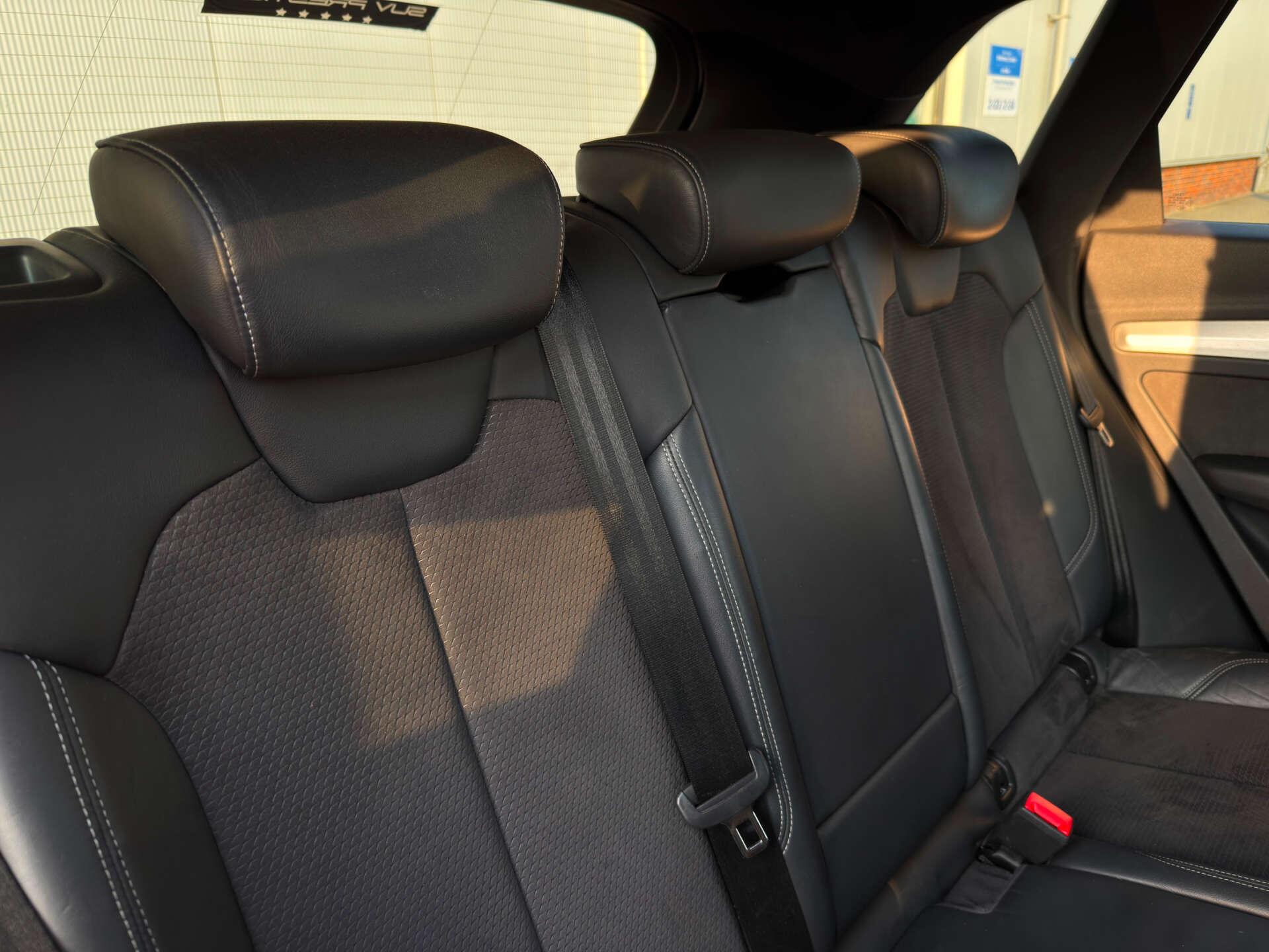 Audi Q5 view 16