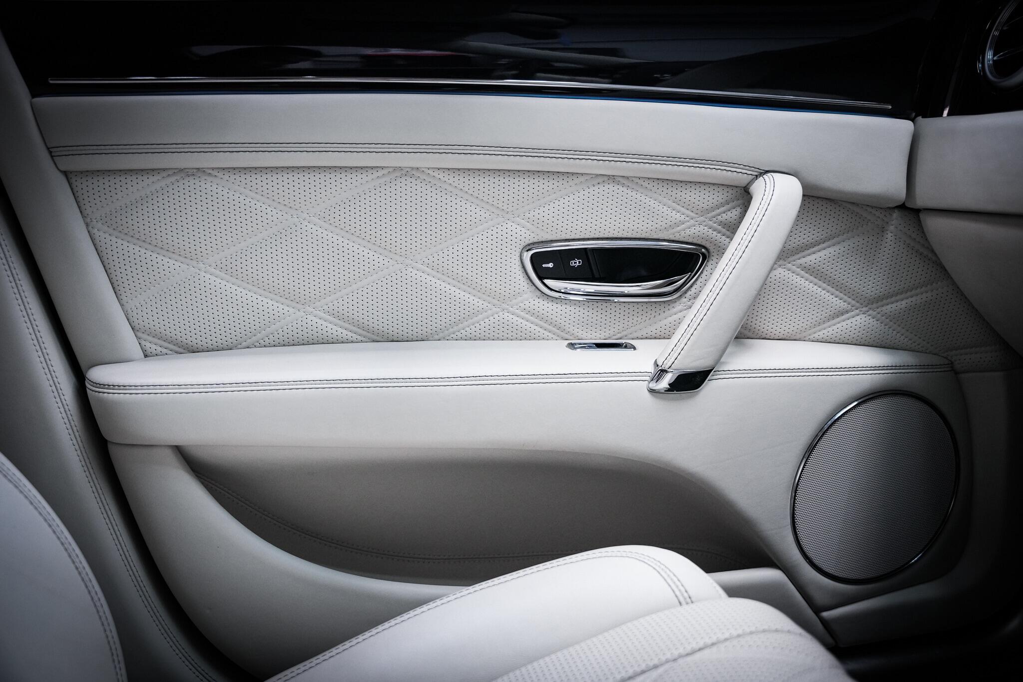 Bentley Flying Spur view 51