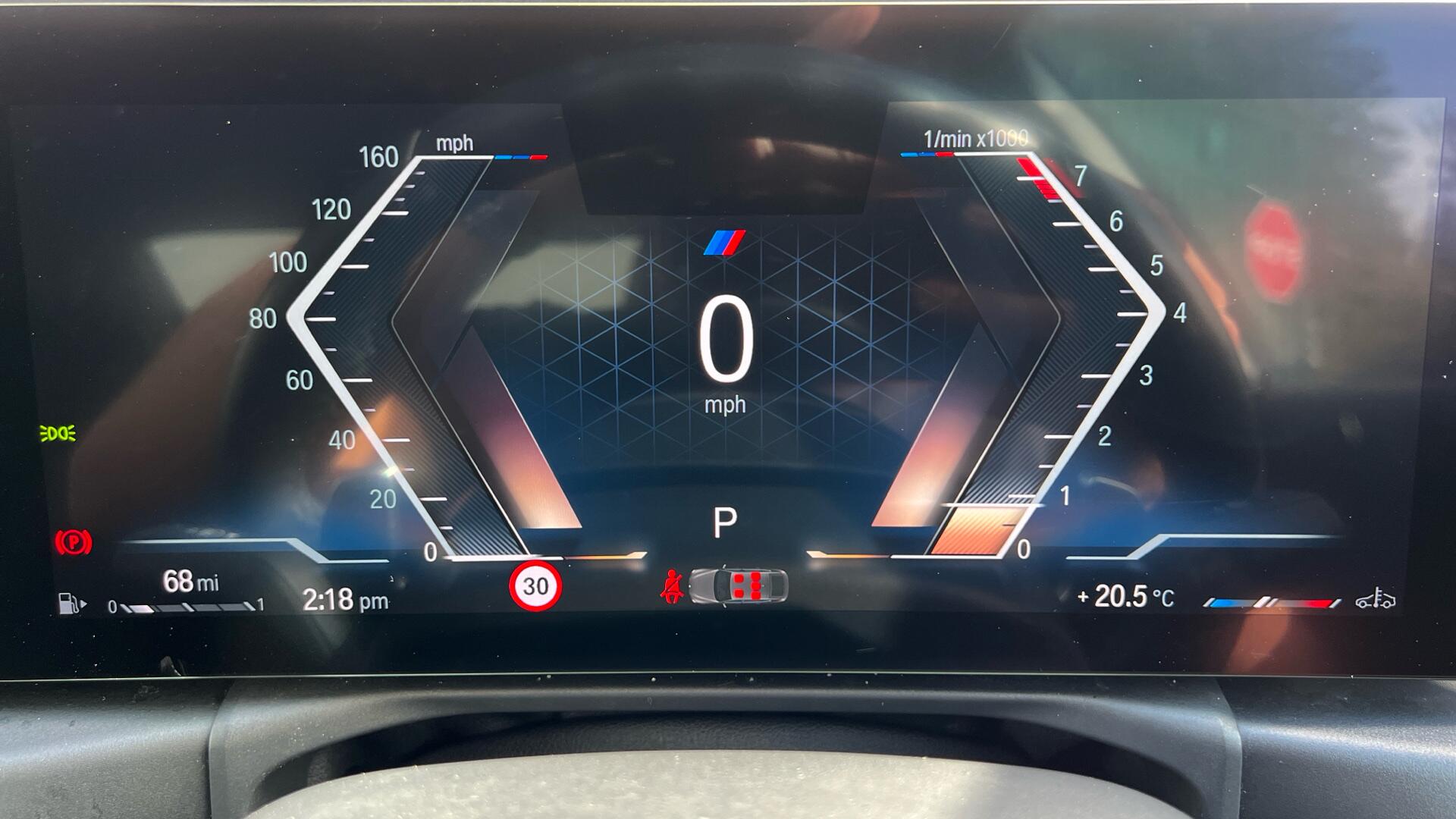 BMW 3 Series view 9