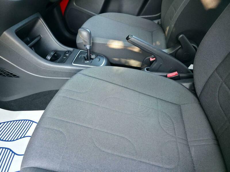 Volkswagen Up! view 34