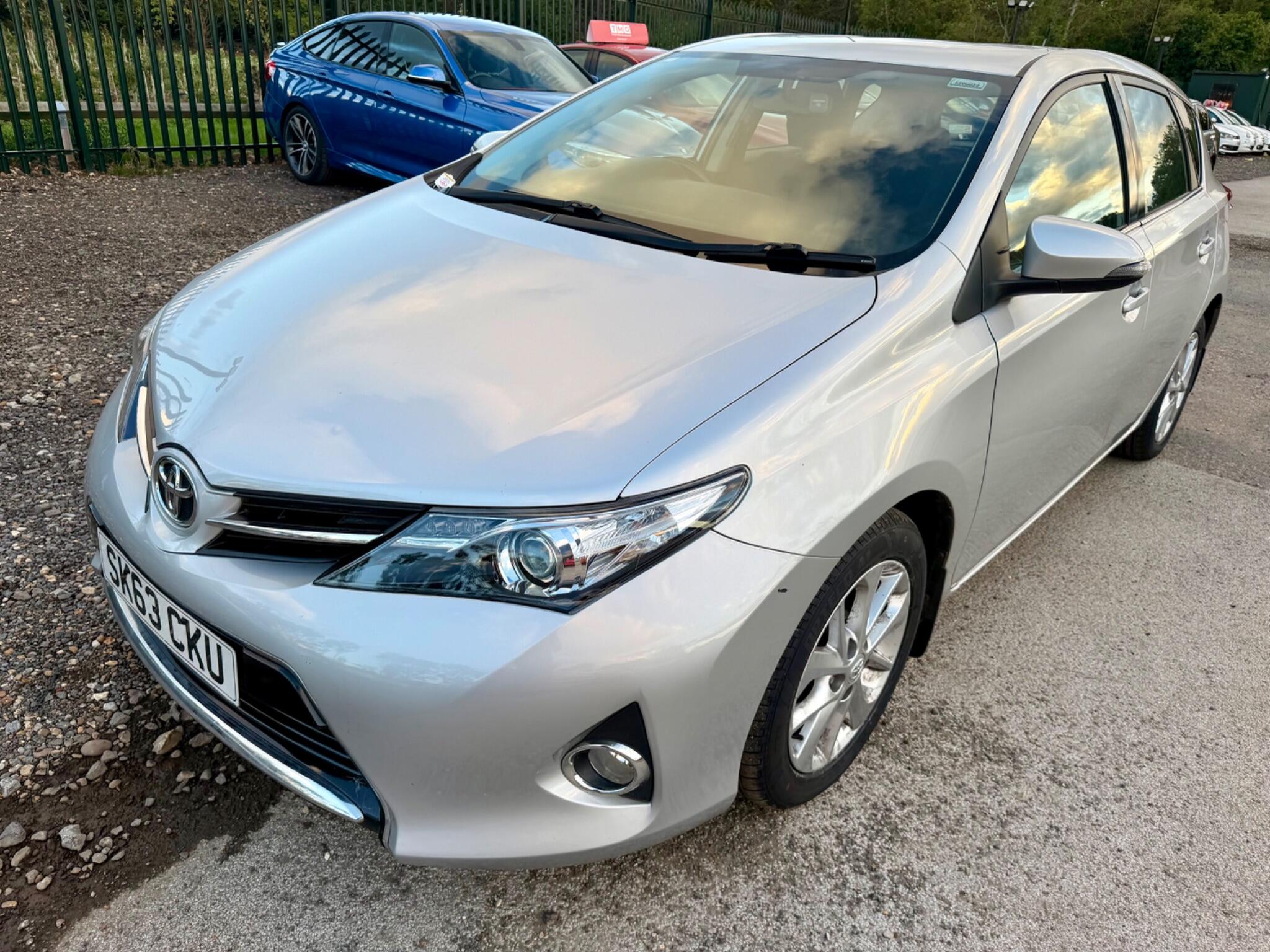 Toyota Auris view 10