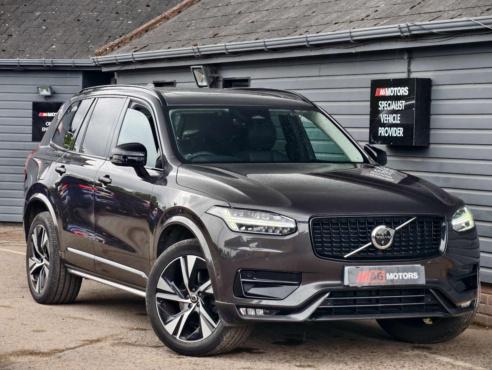 Volvo XC90 view 8