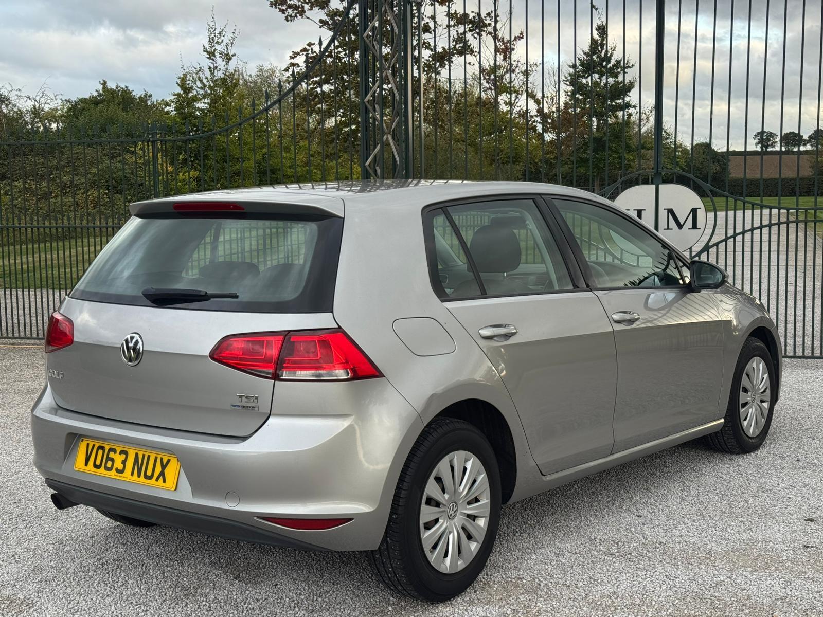 2013 Volkswagen Golf image 2