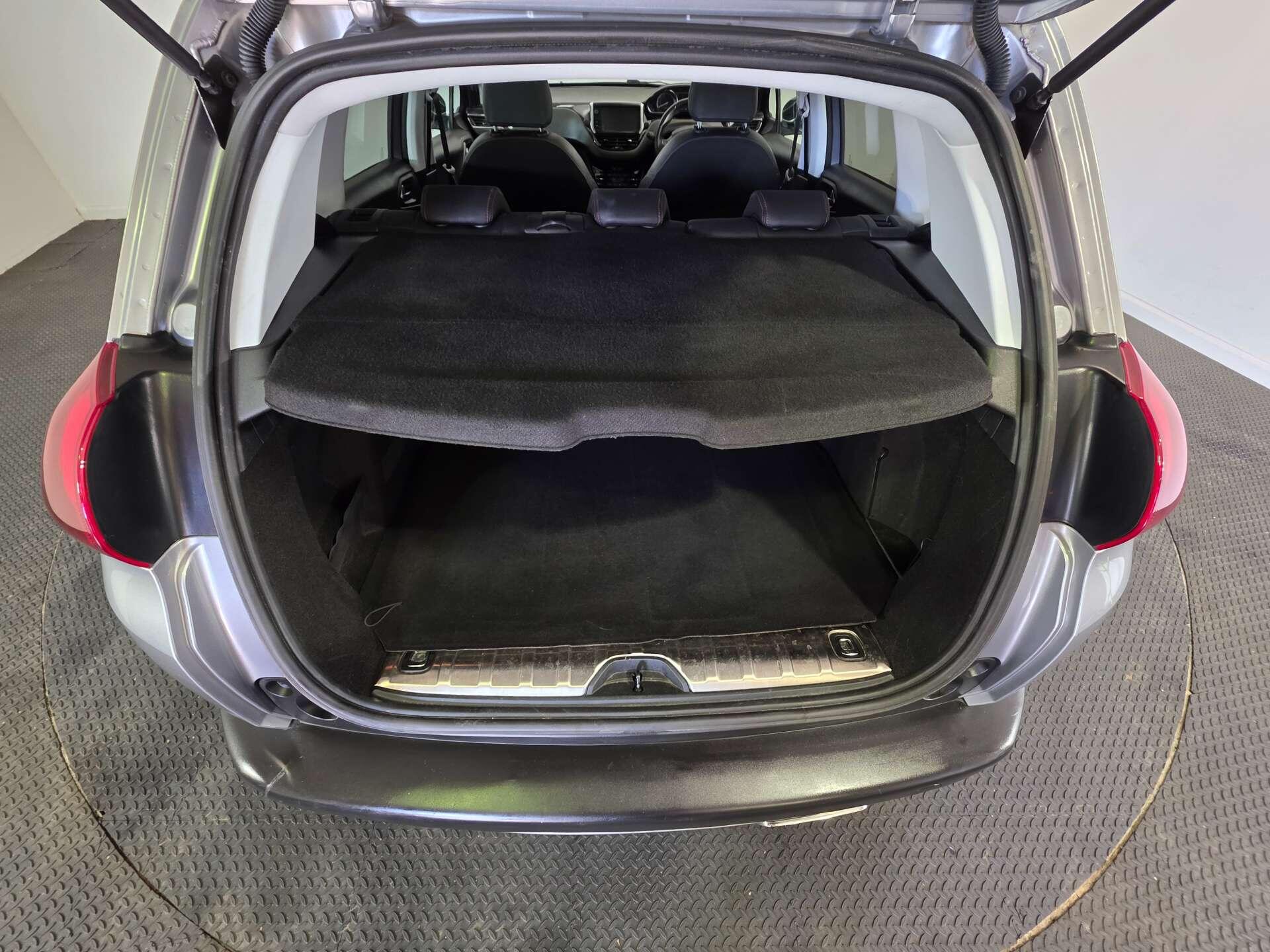 Peugeot 2008 view 45
