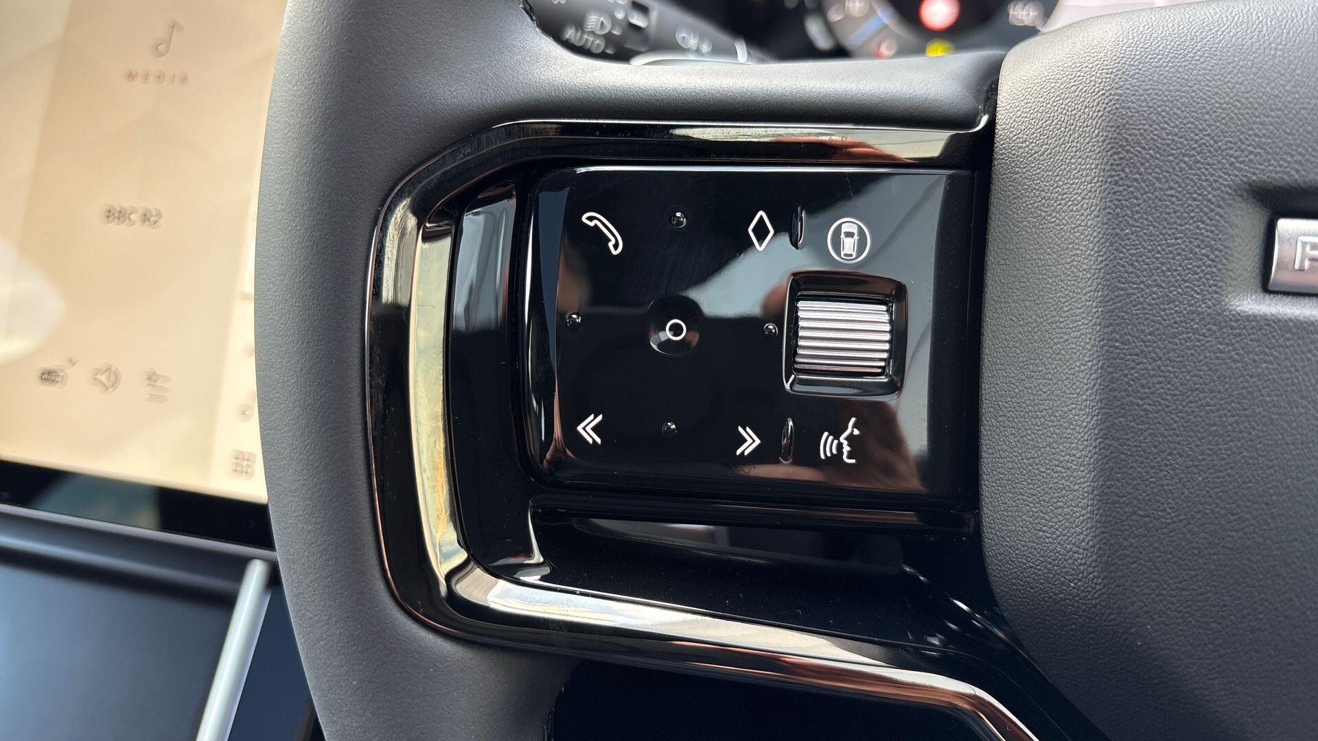Land Rover Range Rover Velar view 34