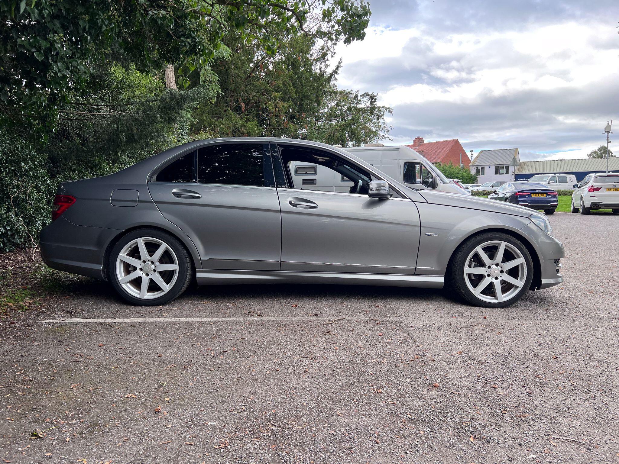 Mercedes-Benz C-Class view 4