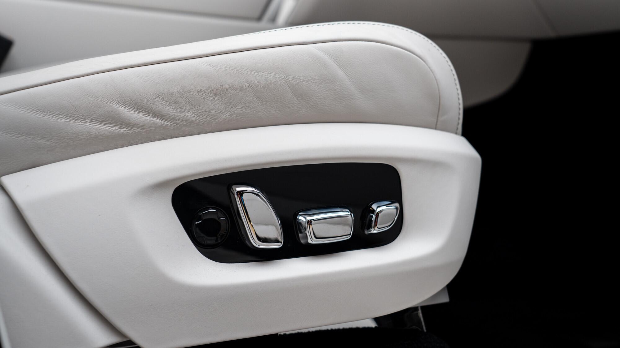 Rolls-Royce Cullinan view 48