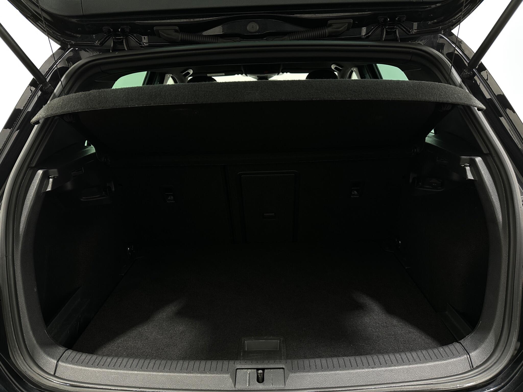 Volkswagen Golf view 48