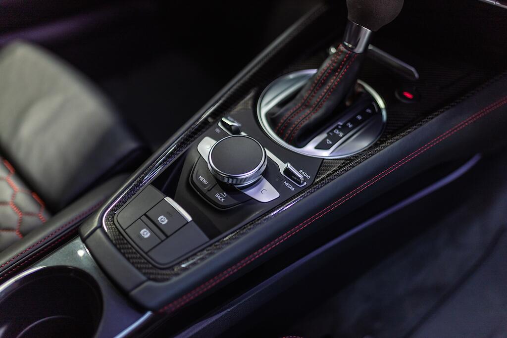 Audi TT RS view 22