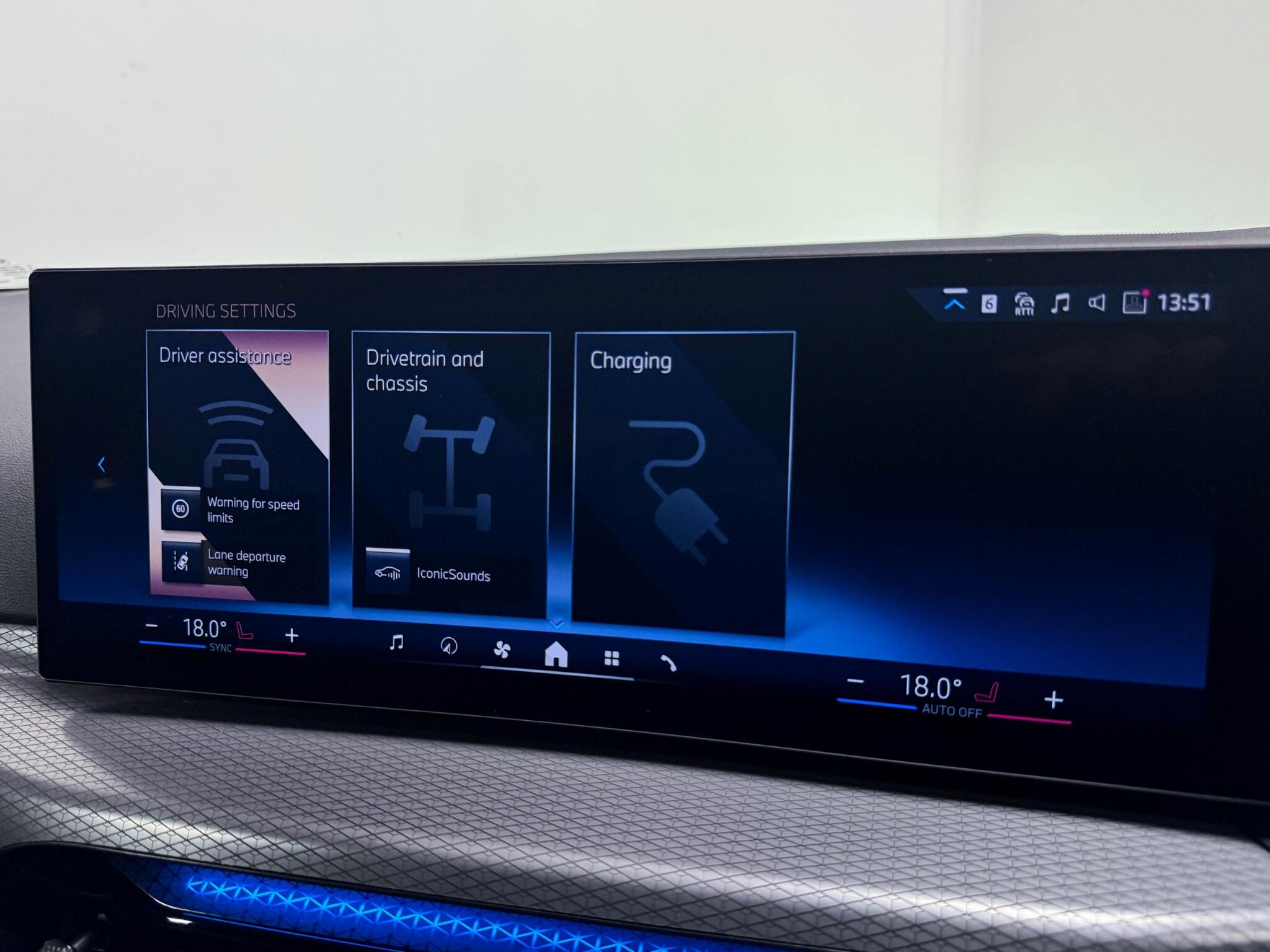 BMW 3 Series view 44