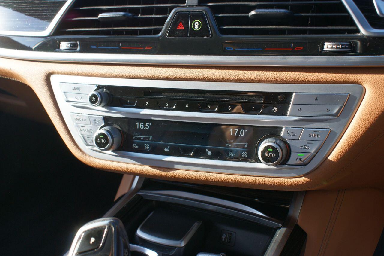 BMW 7 Series view 58