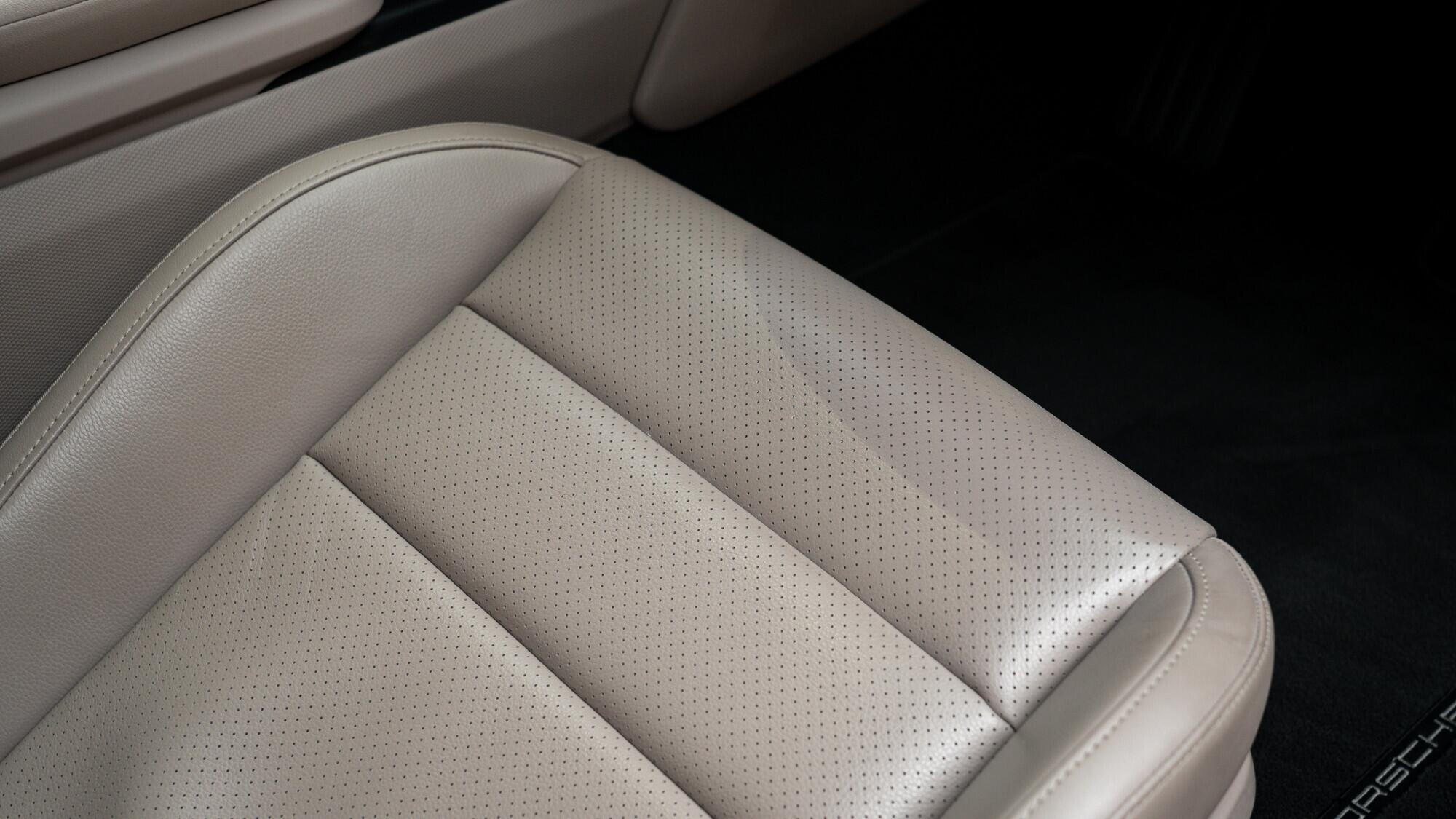 Porsche Taycan view 34
