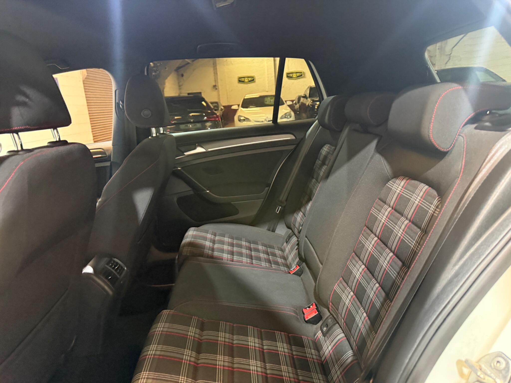 Volkswagen Golf view 25