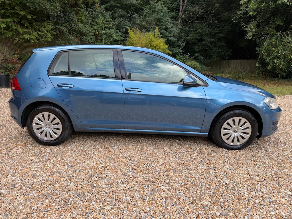 Volkswagen Golf view 5