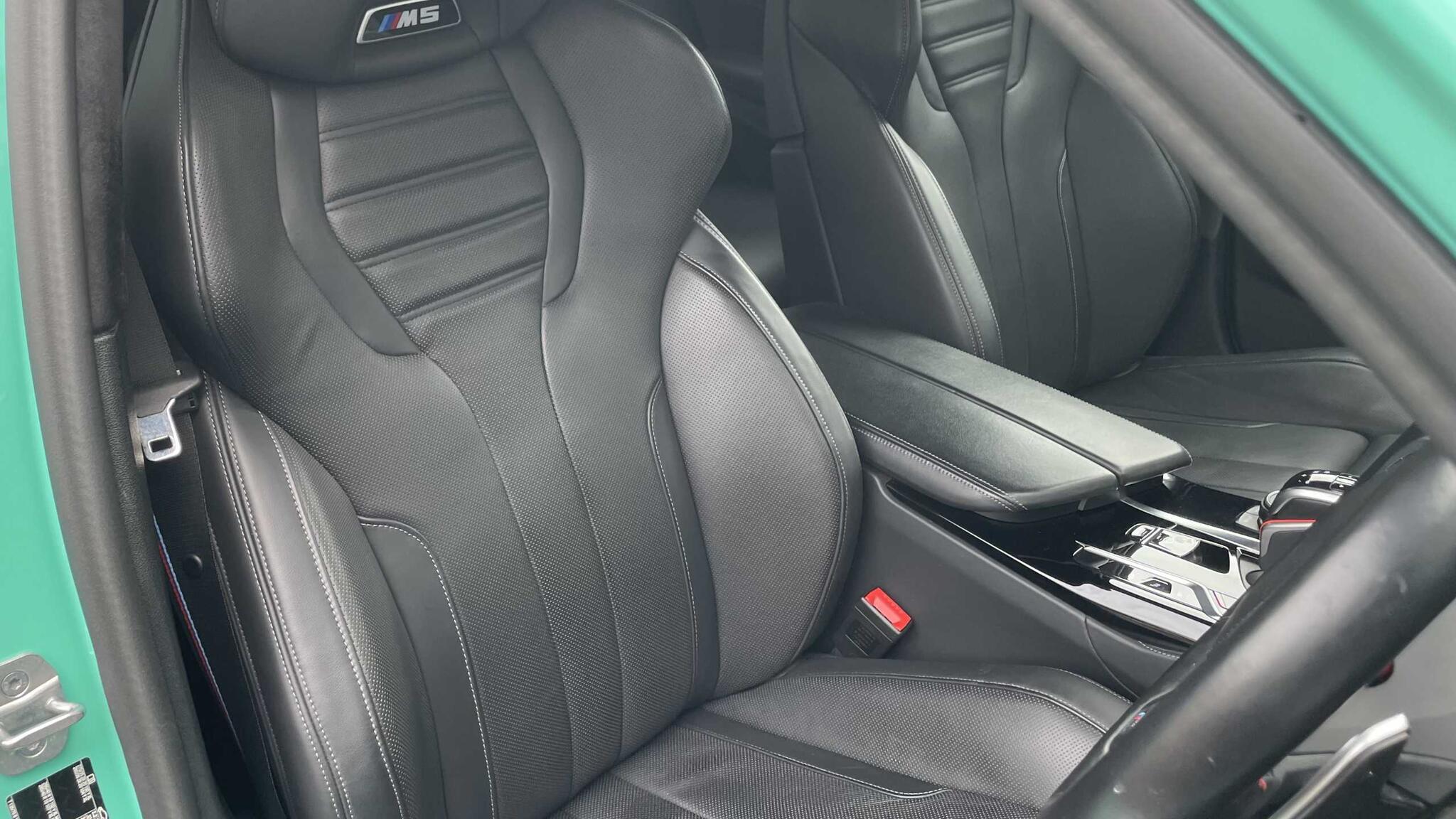 BMW M5 view 9