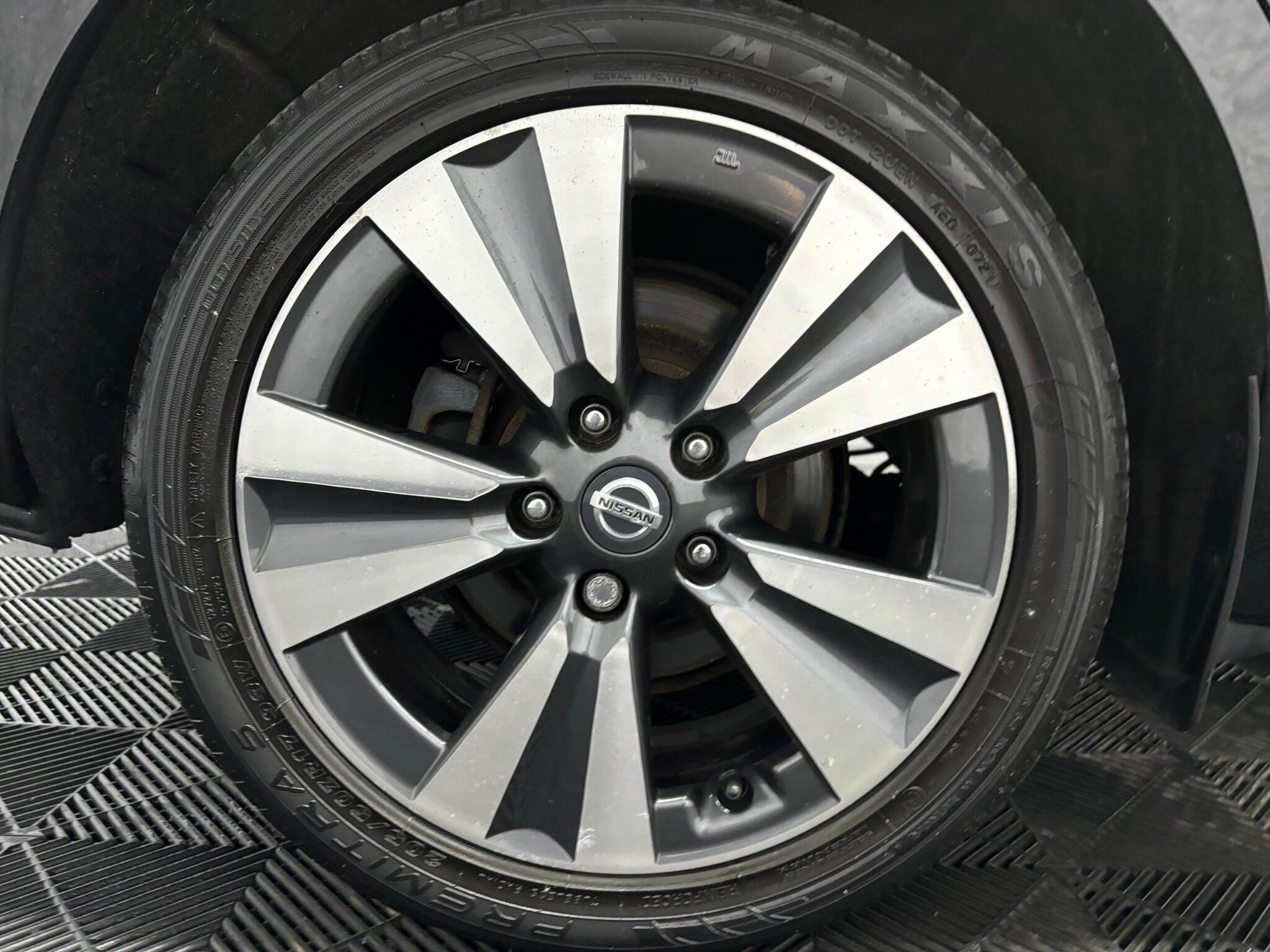 Nissan Pulsar view 18