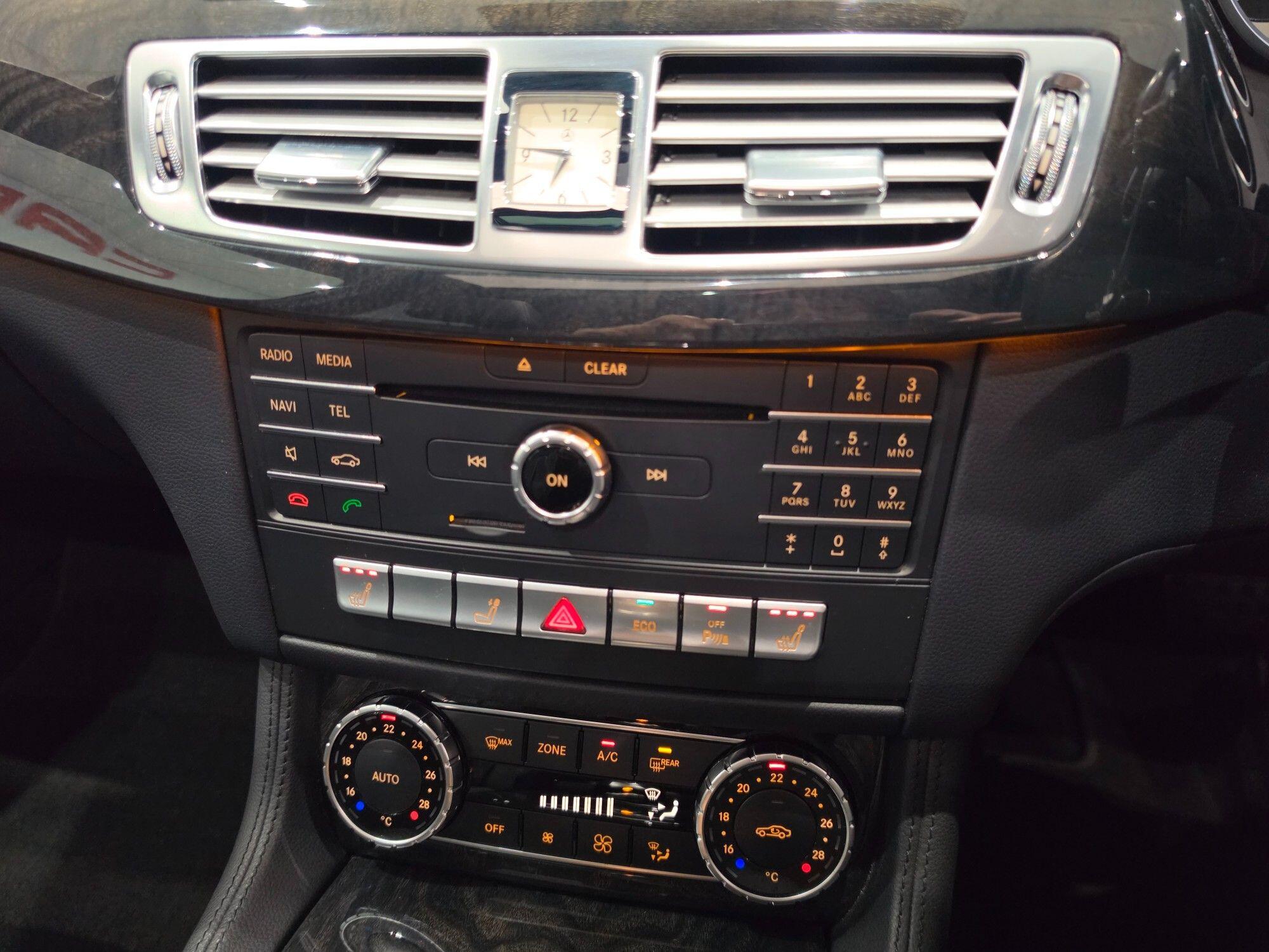Mercedes-Benz CLS view 35
