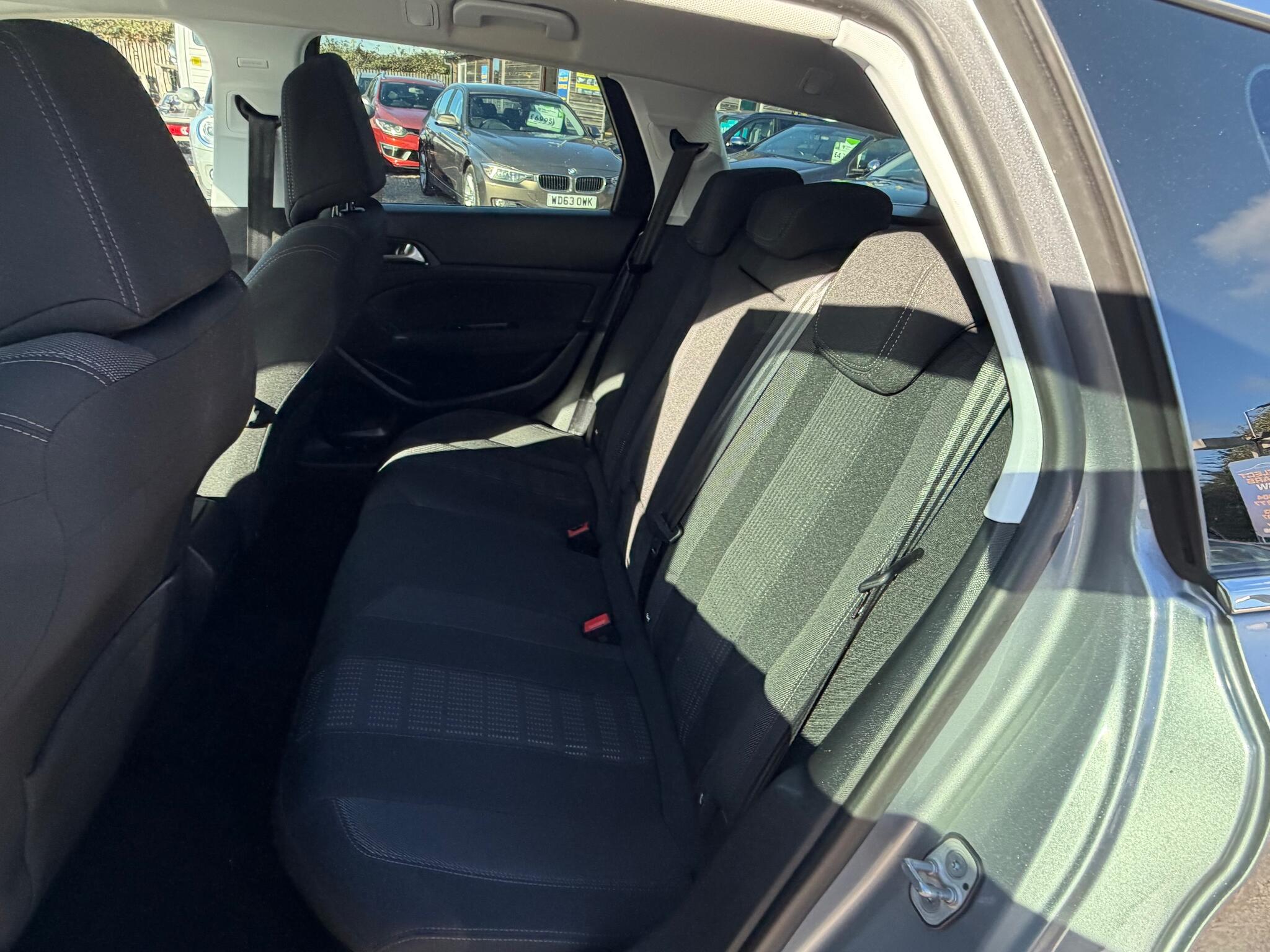 Peugeot 308 view 14