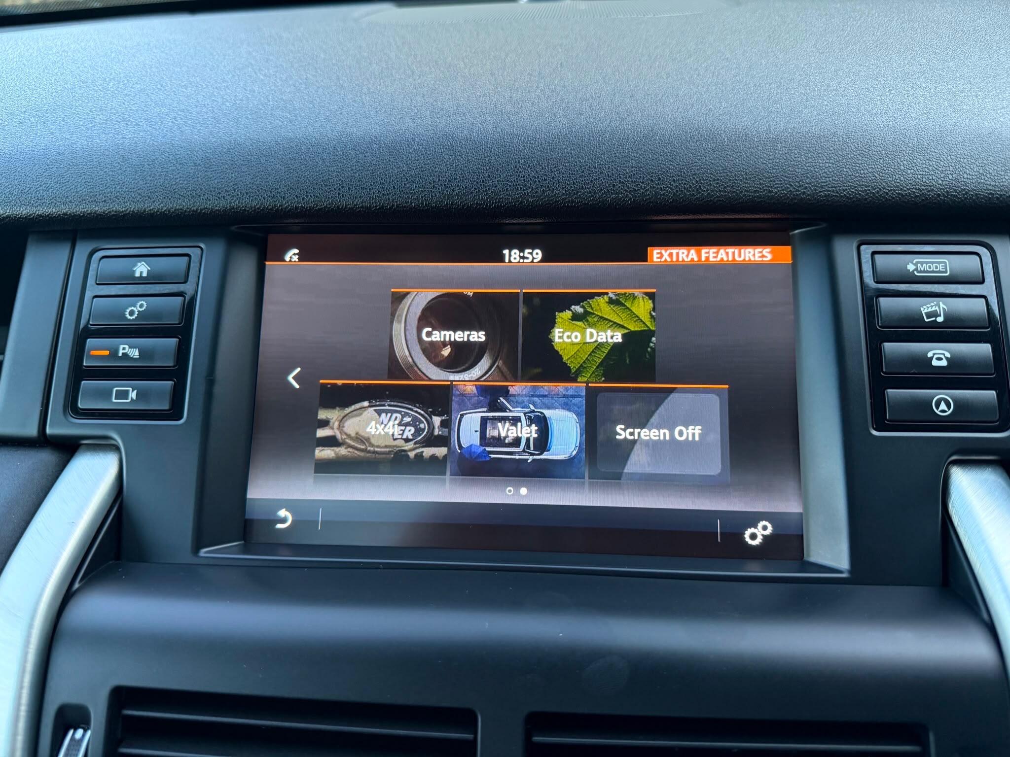 Land Rover Discovery Sport view 12