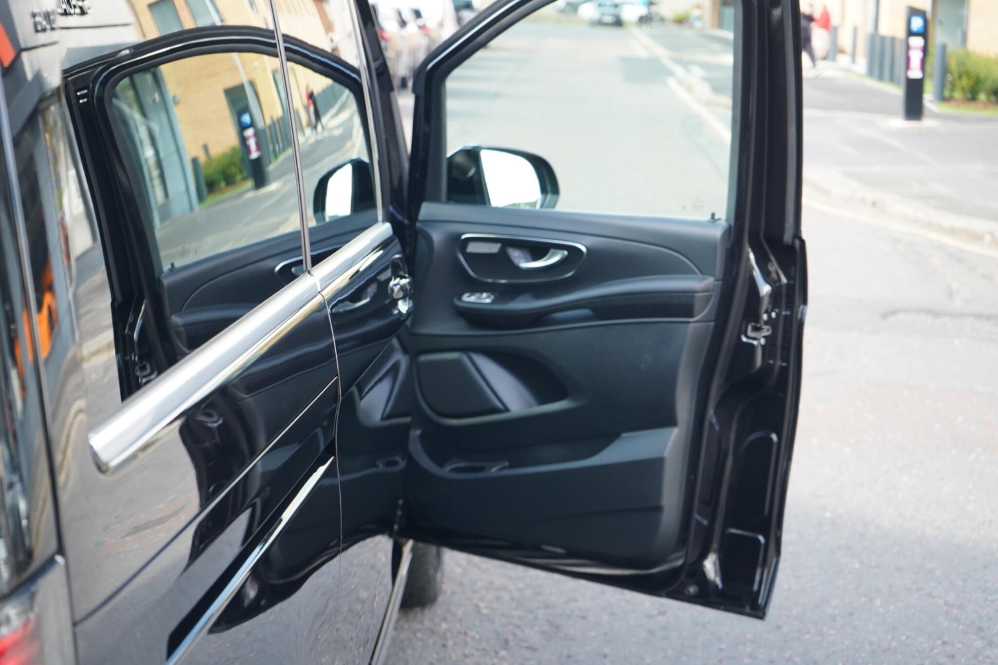 Mercedes-Benz V Class view 16
