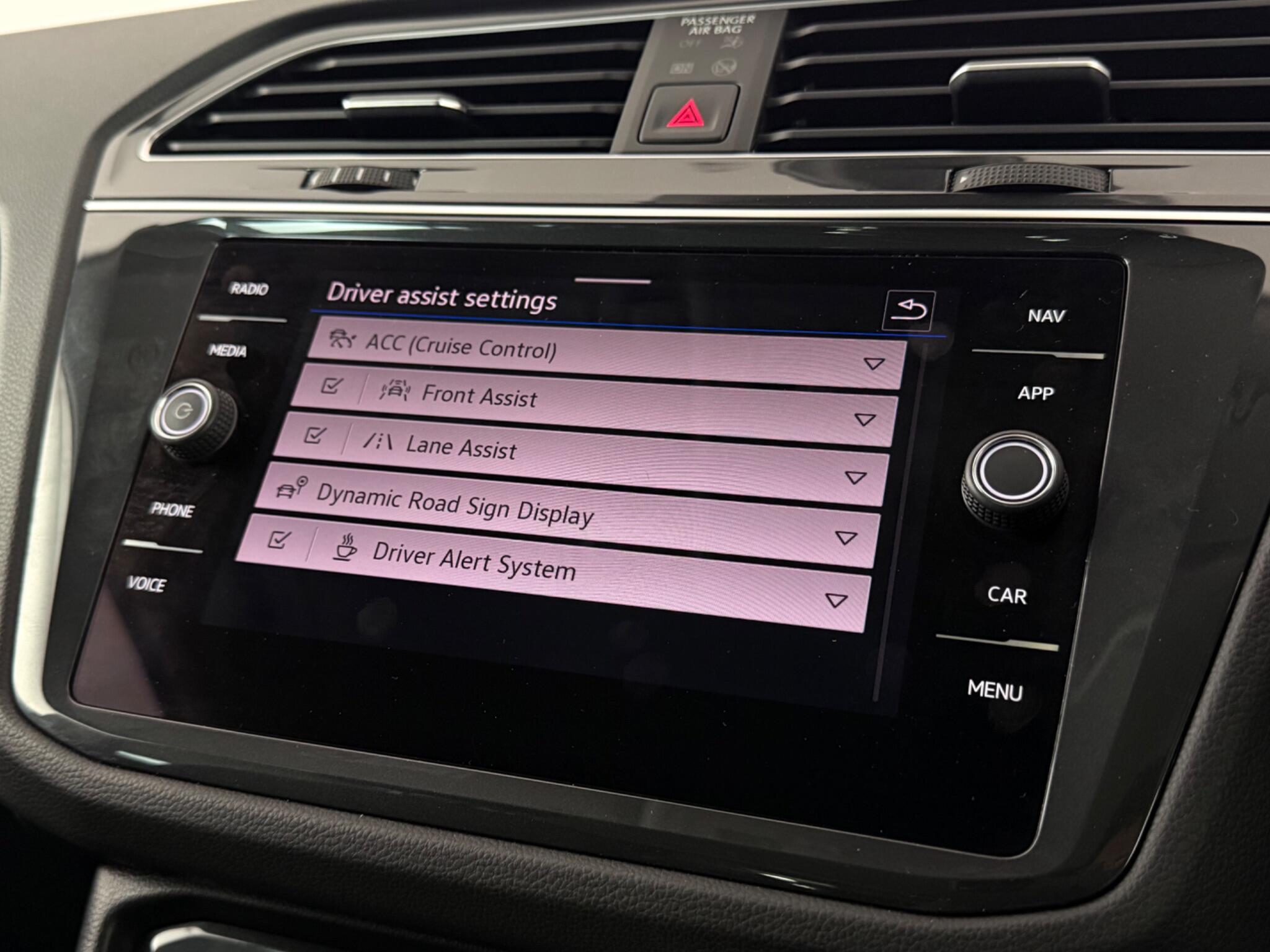 Volkswagen Tiguan view 30