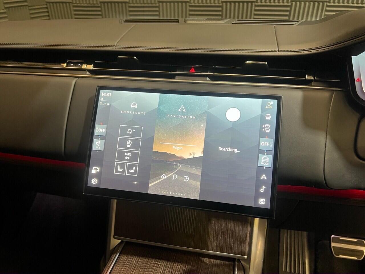 Land Rover Range Rover view 13