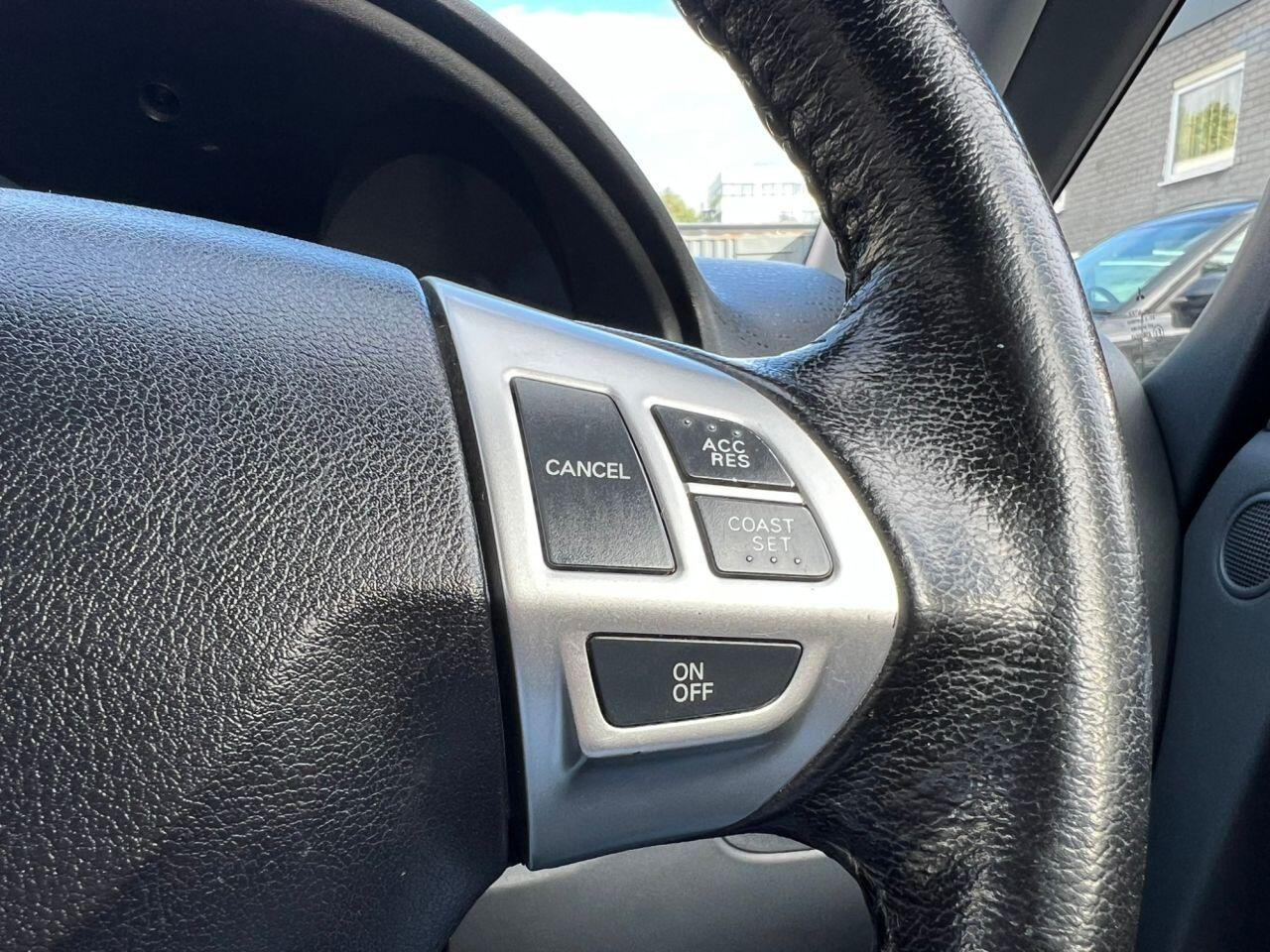 Mitsubishi Colt view 26