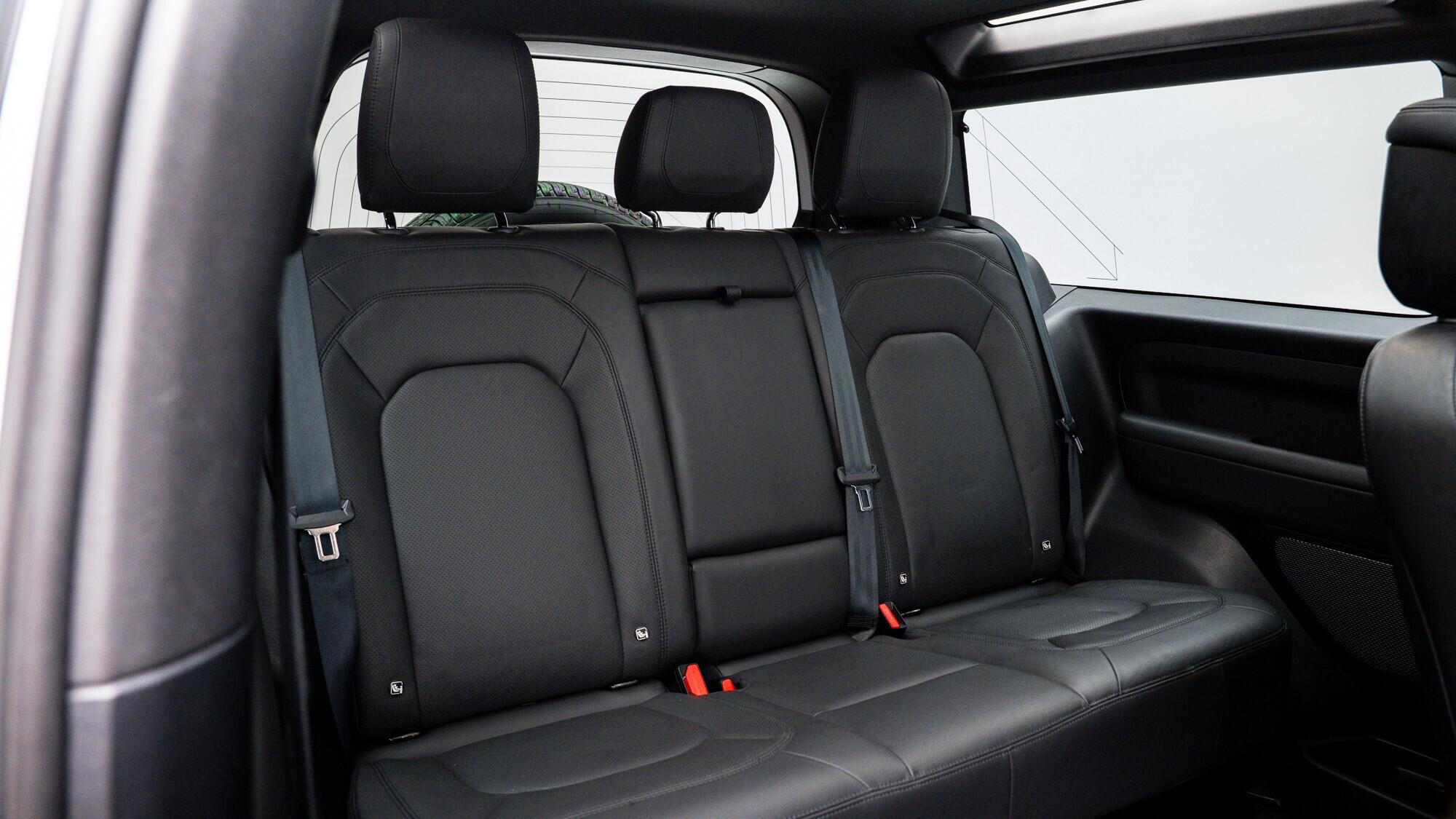 Land Rover Defender view 21