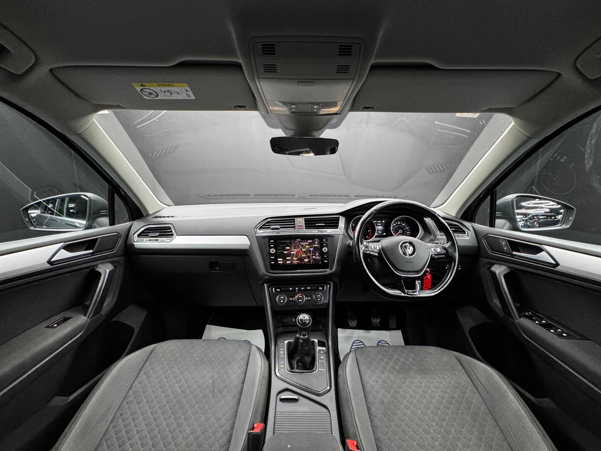 Volkswagen Tiguan view 17