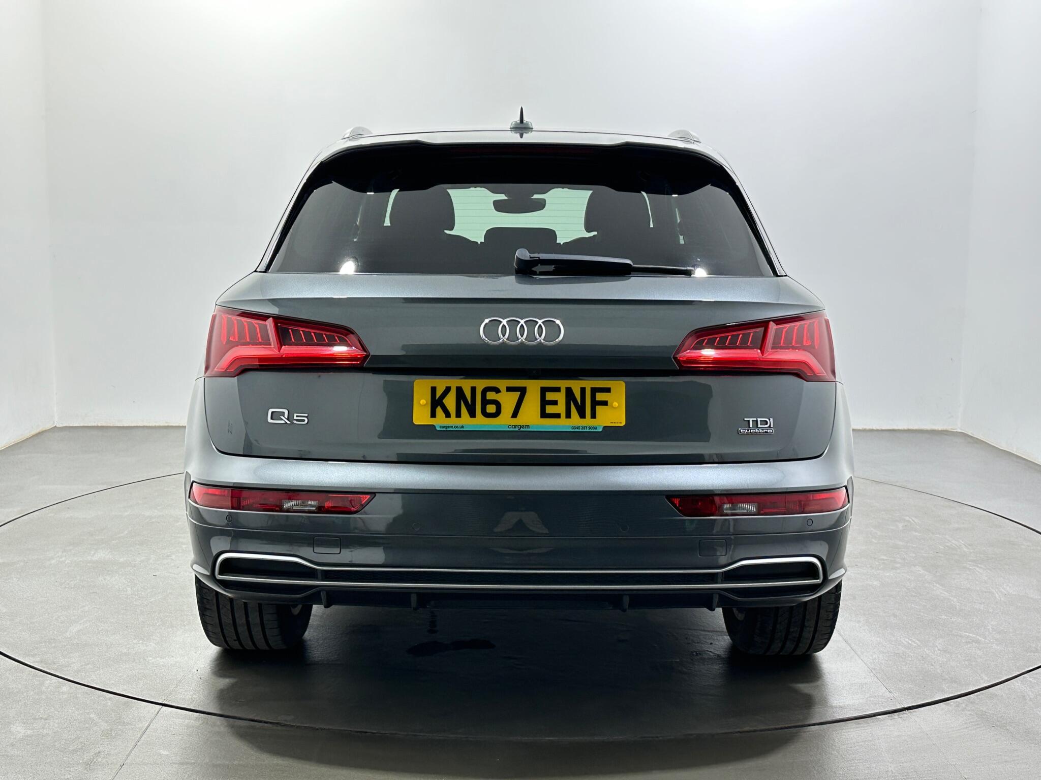 Audi Q5 view 7