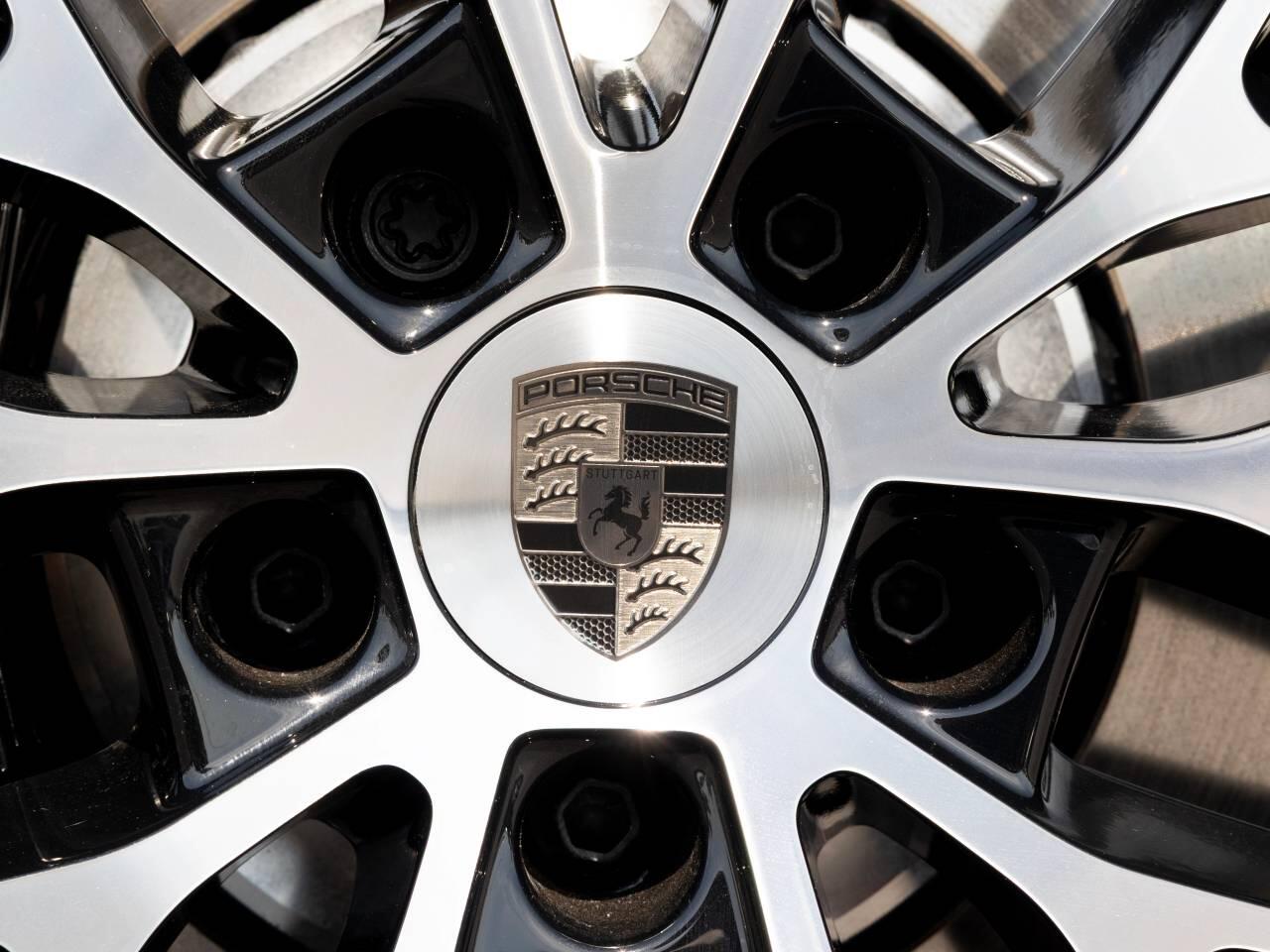 Porsche Macan view 5