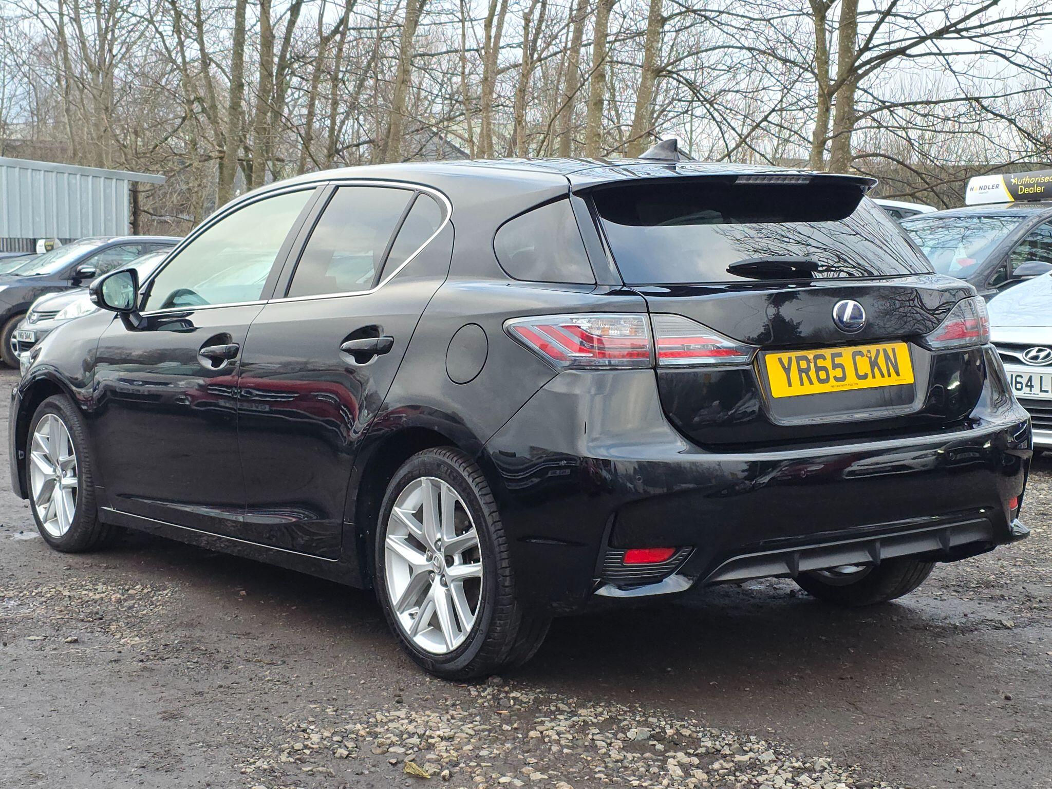 2015 Lexus CT image 4
