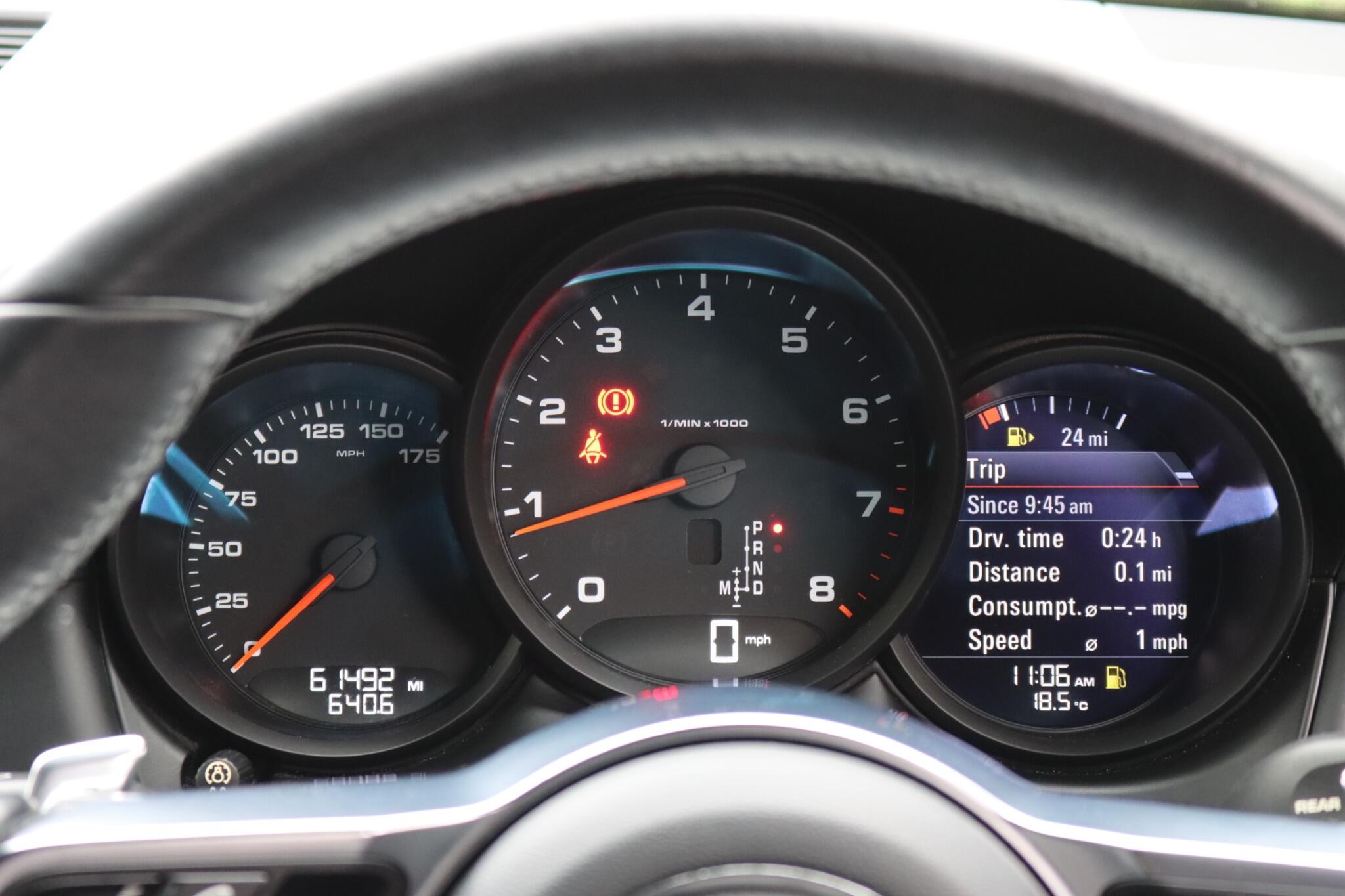 Porsche Macan view 61