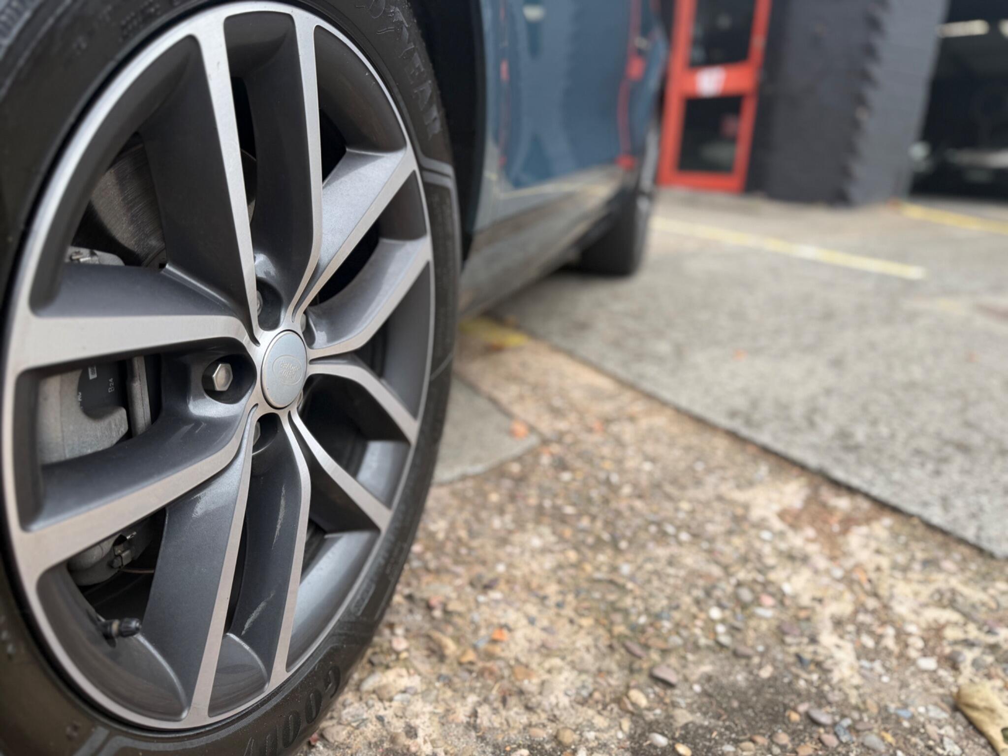 Land Rover Range Rover Evoque view 21