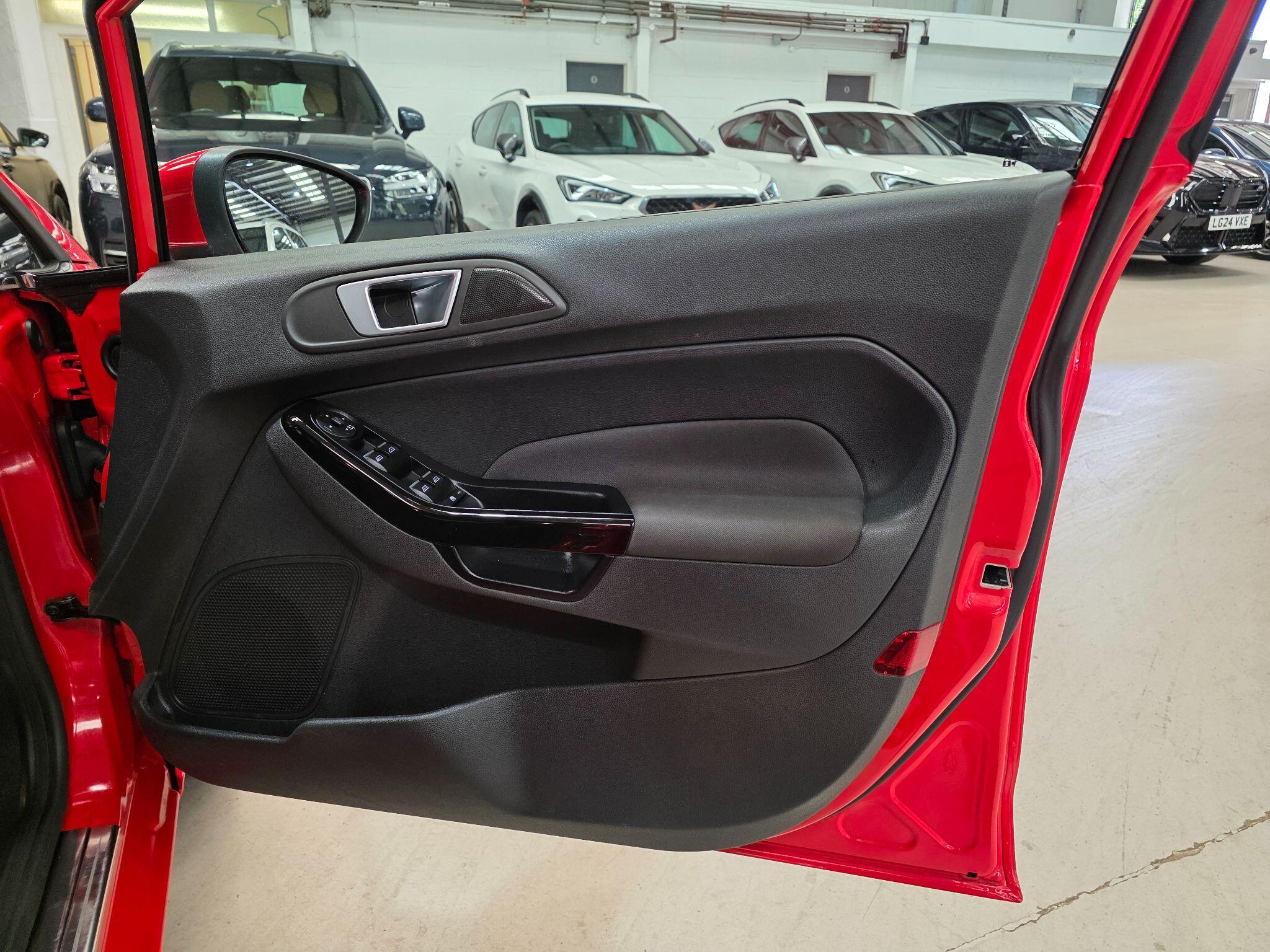 Ford Fiesta view 12
